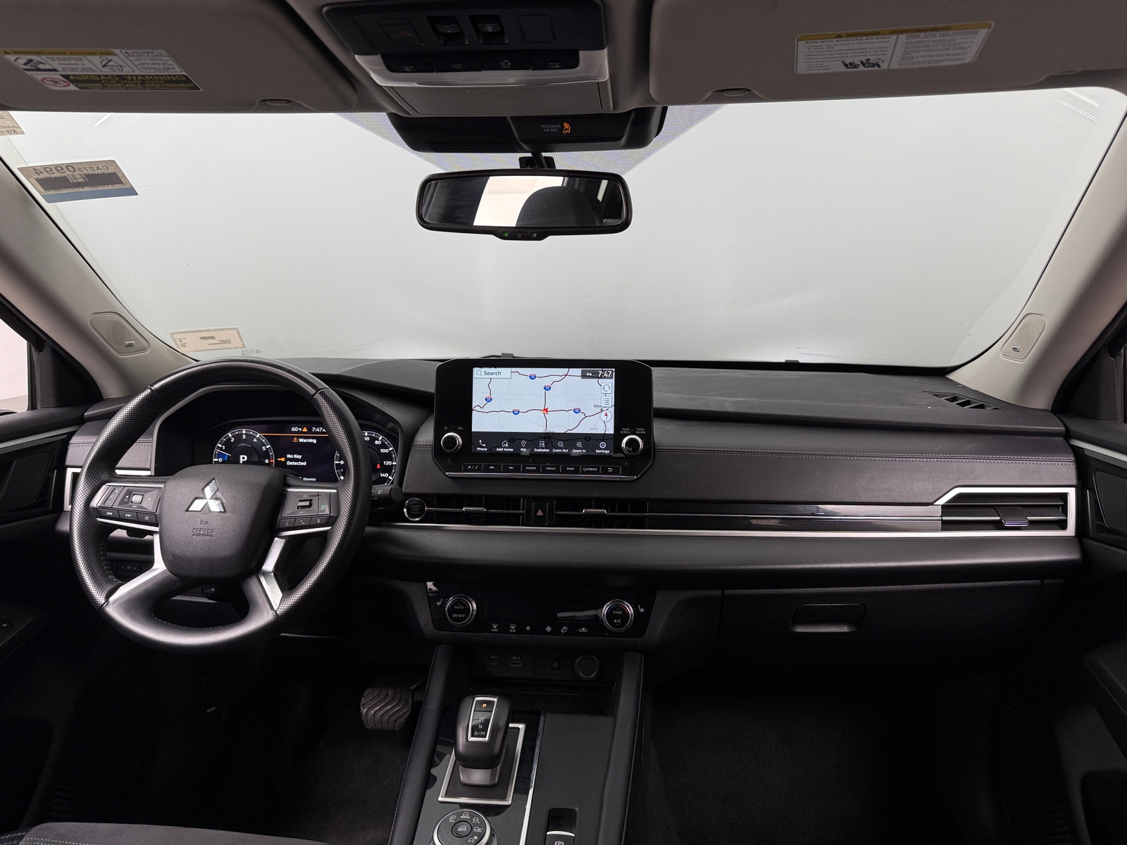 Thumbnail: 2024 Mitsubishi Outlander - 2