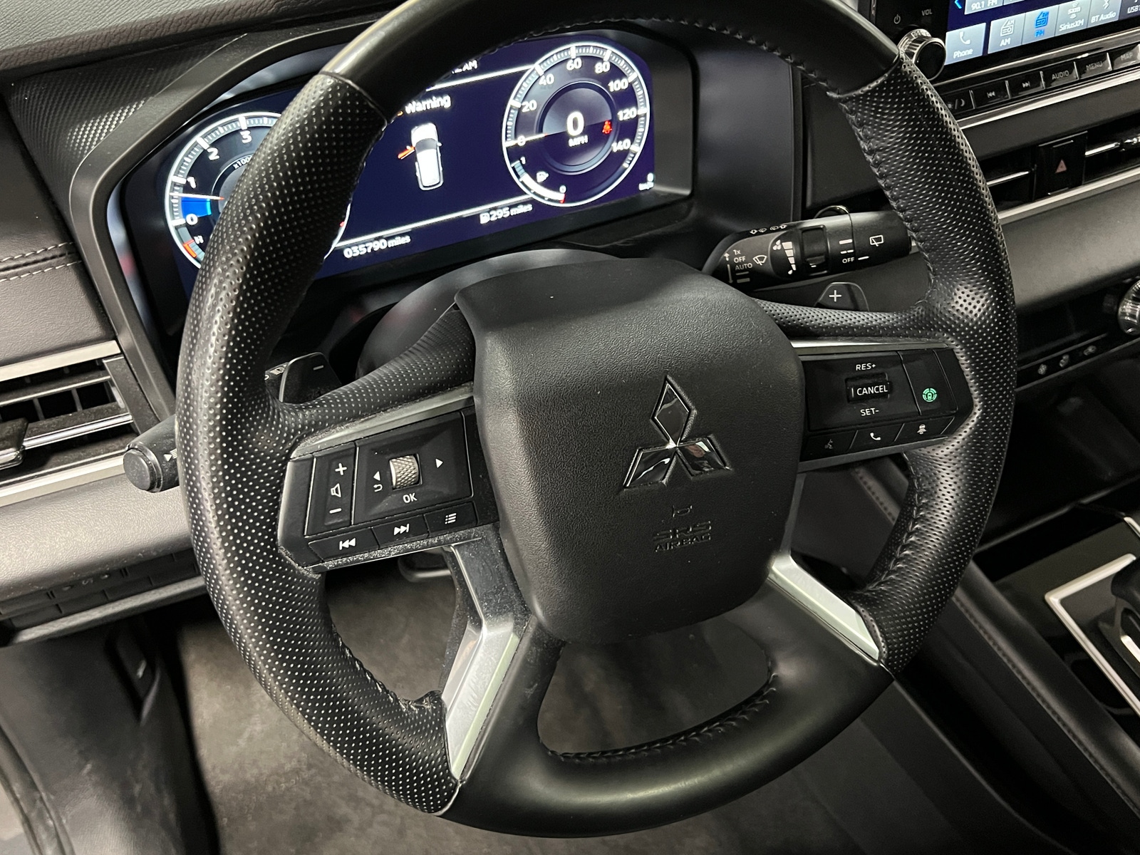 Thumbnail: 2024 Mitsubishi Outlander - 4