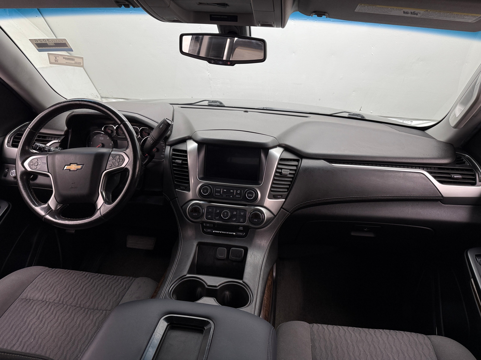 Thumbnail: 2018 Chevrolet Suburban - 3
