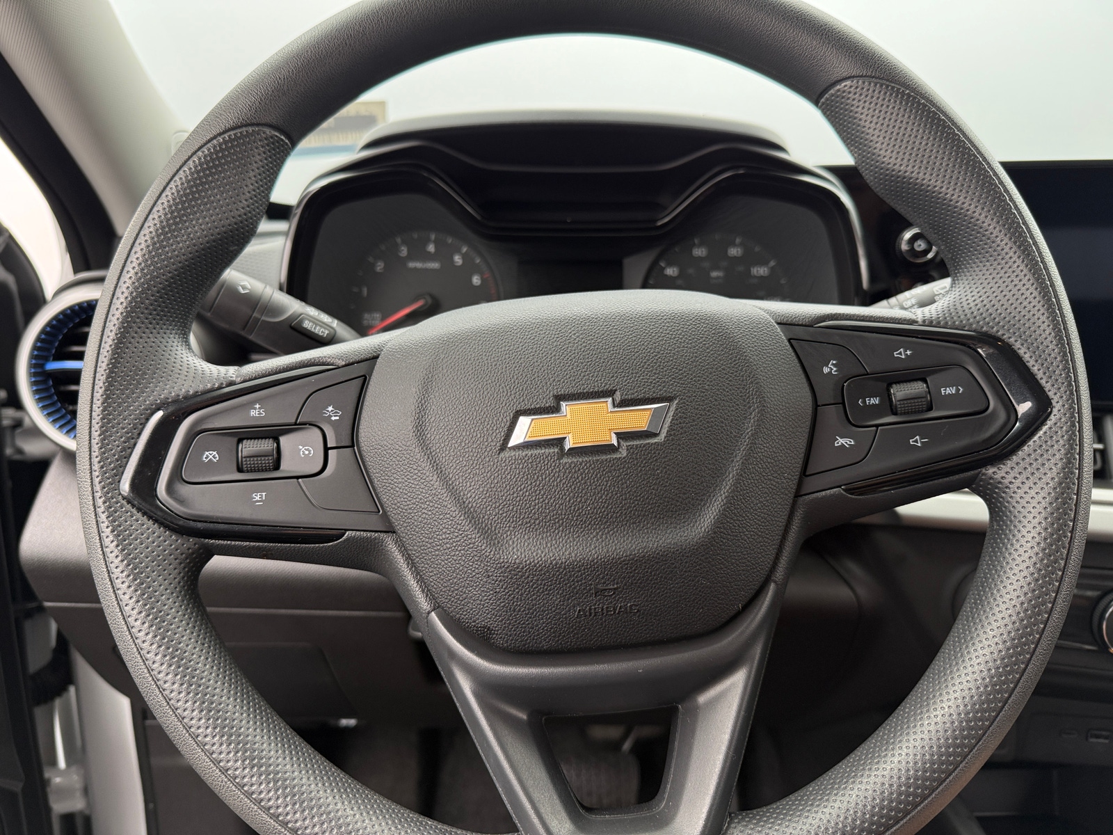 Thumbnail: 2025 Chevrolet Trax - 5