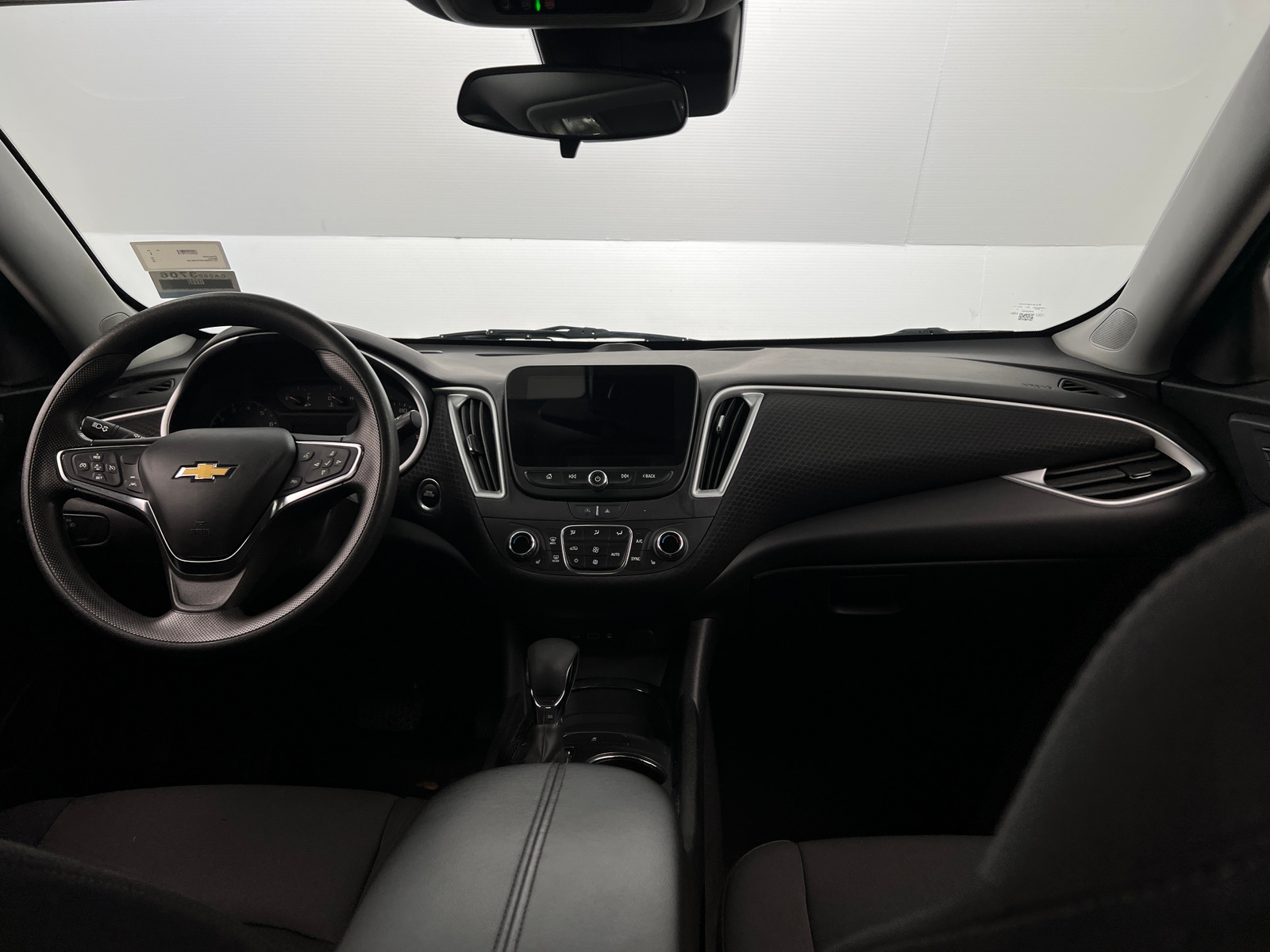 Thumbnail: 2023 Chevrolet Malibu - 3