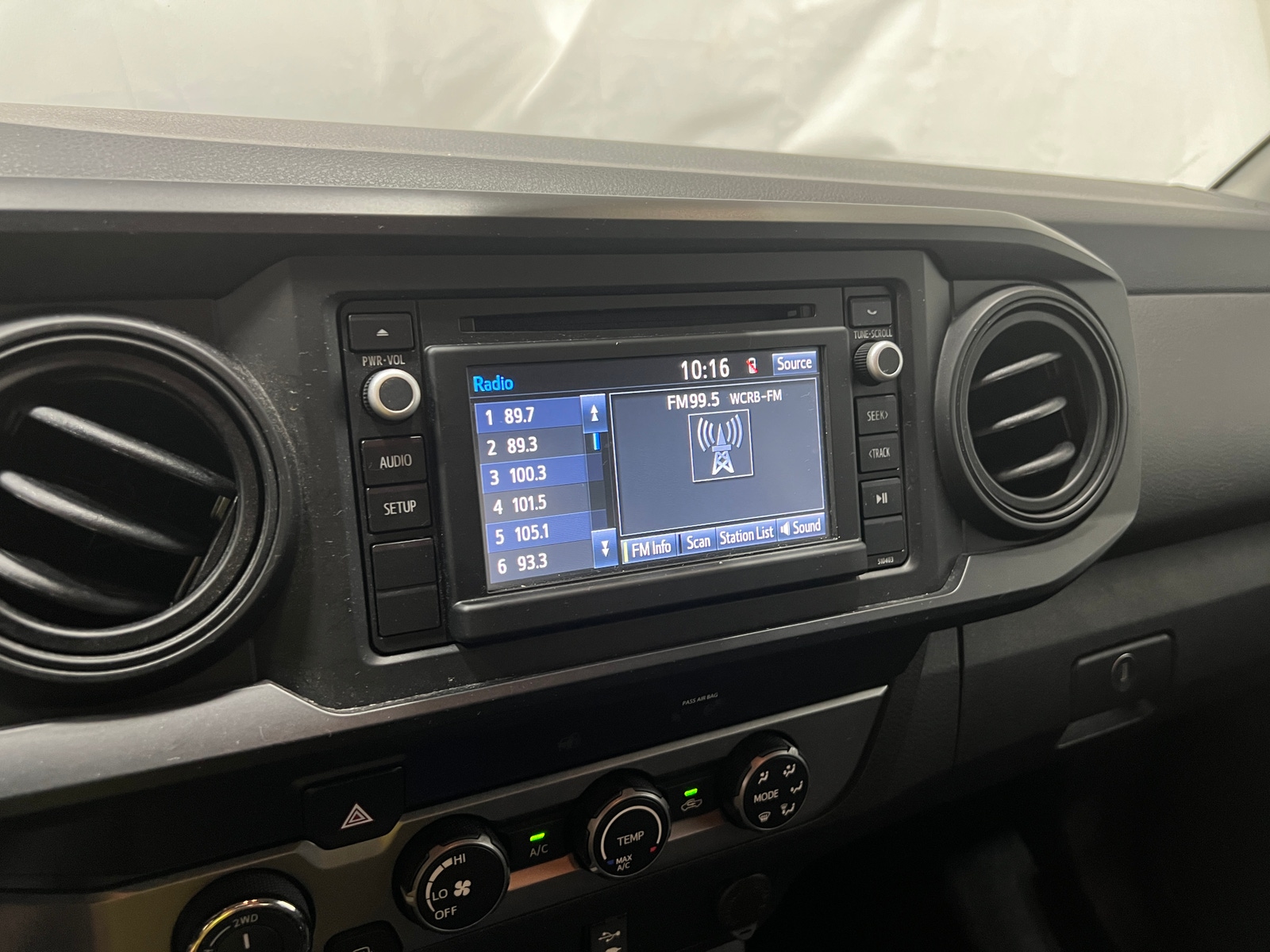 Thumbnail: 2019 Toyota Tacoma - 4