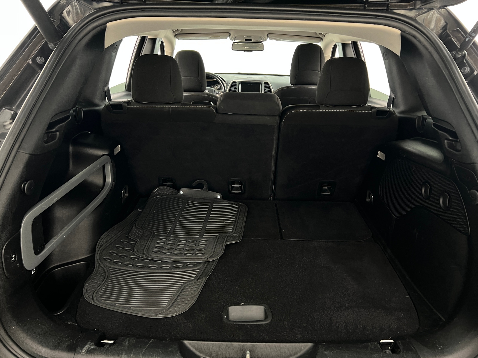 Thumbnail: 2016 Jeep Cherokee - 7