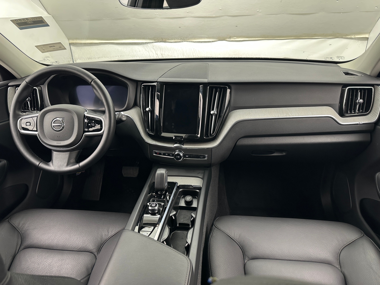 Thumbnail: 2025 Volvo XC60 - 2