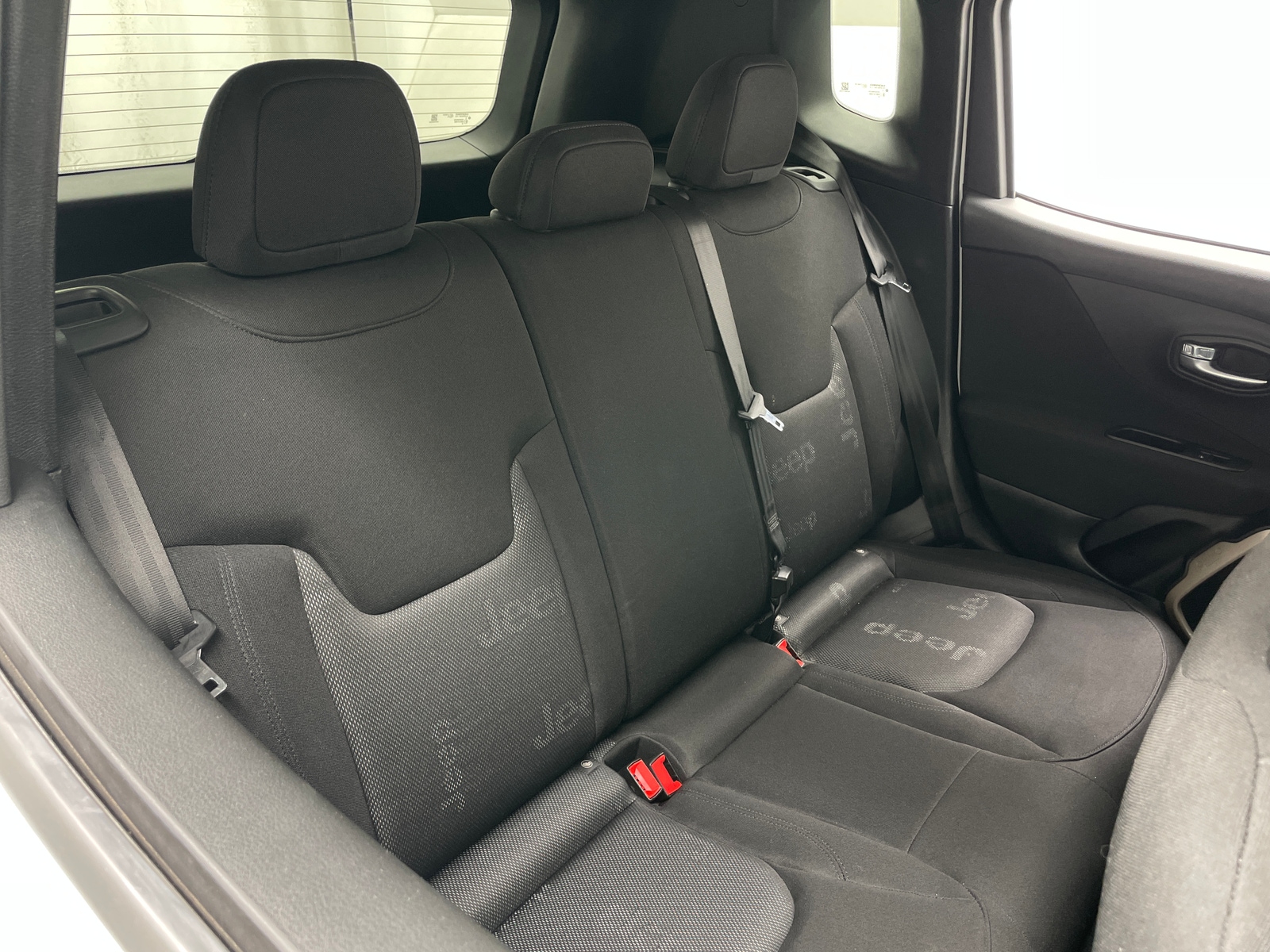 Thumbnail: 2017 Jeep Renegade - 6