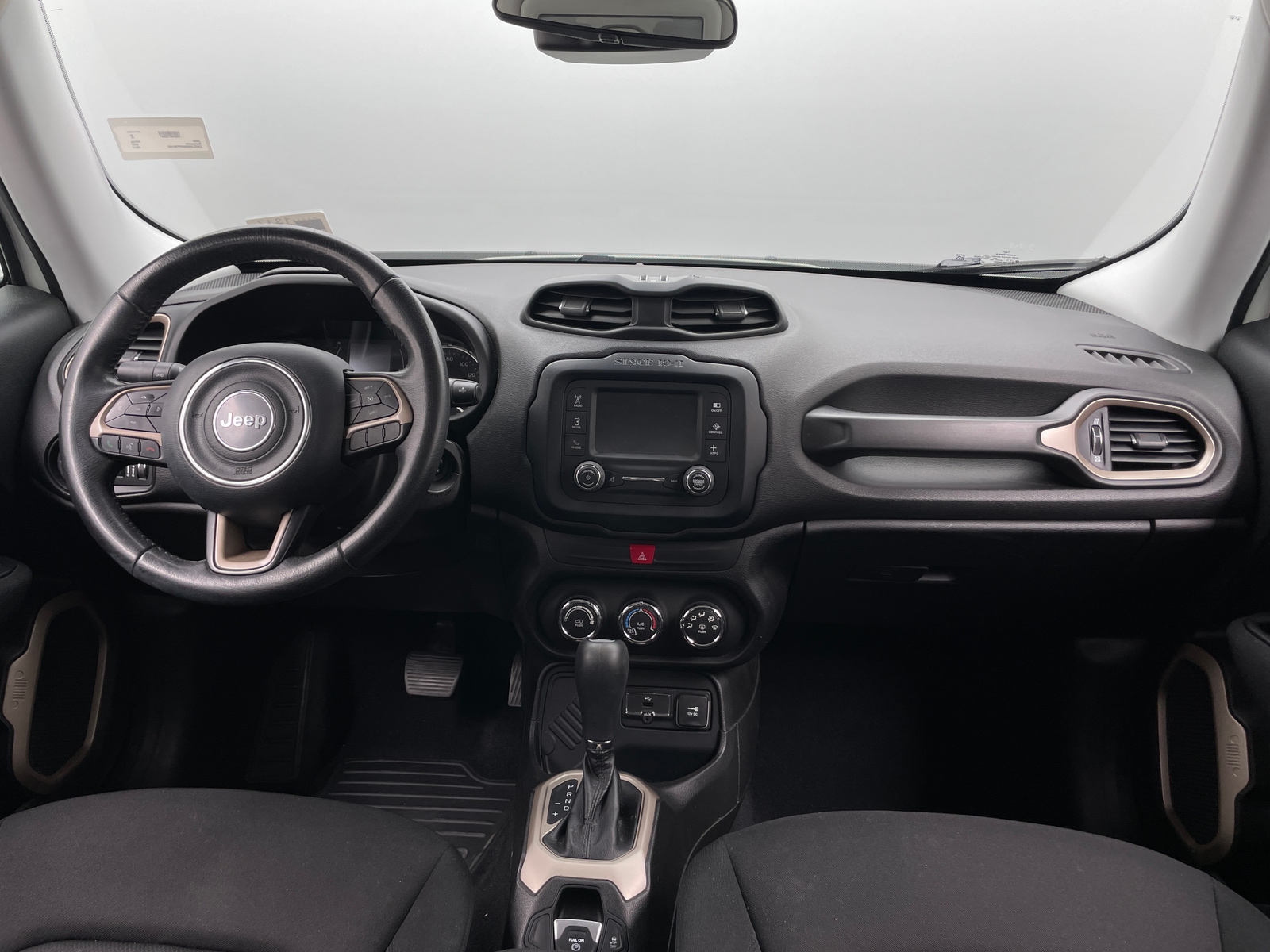 Thumbnail: 2017 Jeep Renegade - 3
