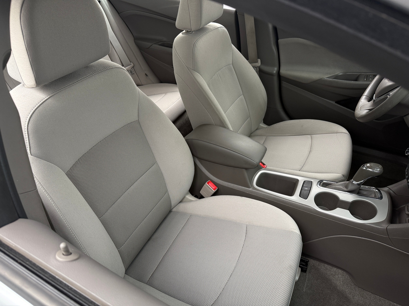 Thumbnail: 2018 Chevrolet Cruze - 2