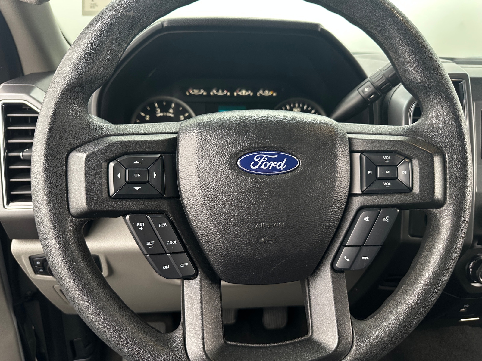 Thumbnail: 2018 Ford Econoline - 5