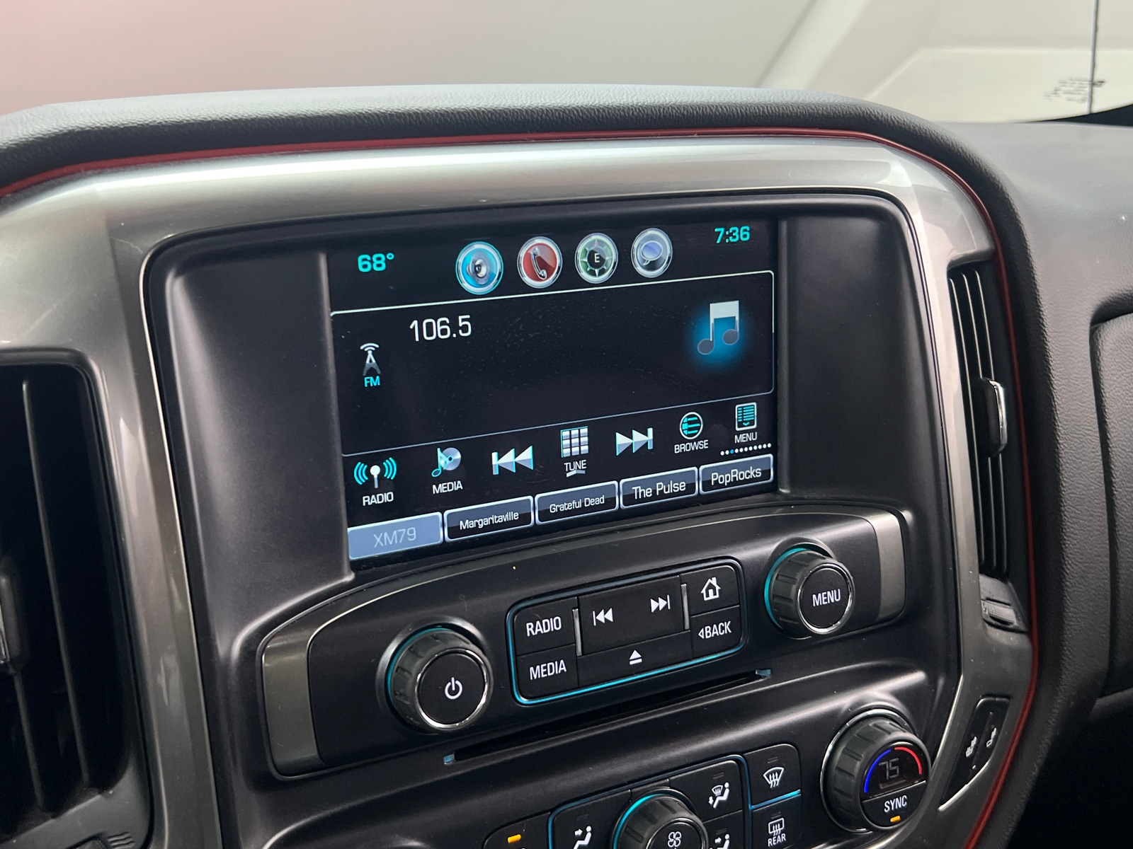 Thumbnail: 2018 Chevrolet Silverado 1500 - 4