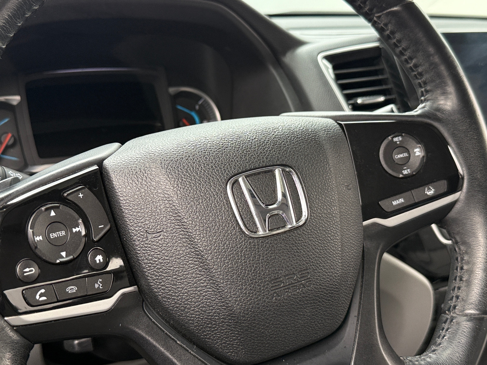 Thumbnail: 2019 Honda Pilot - 4