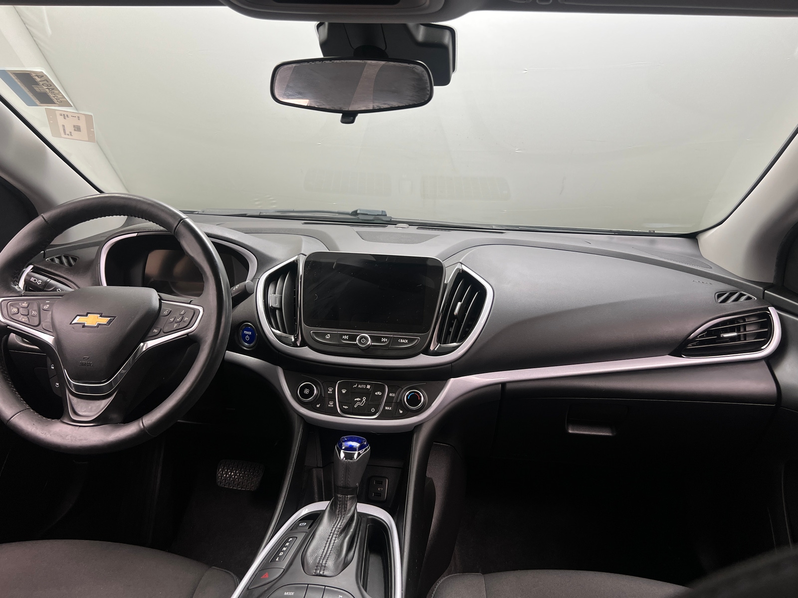 Thumbnail: 2017 Chevrolet Volt - 3