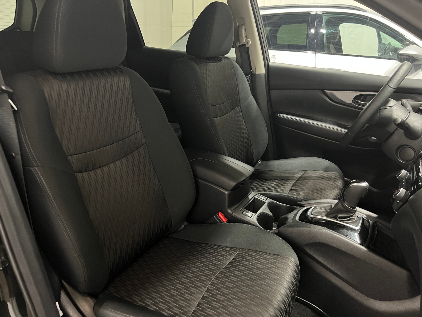 Thumbnail: 2019 Nissan Rogue - 2