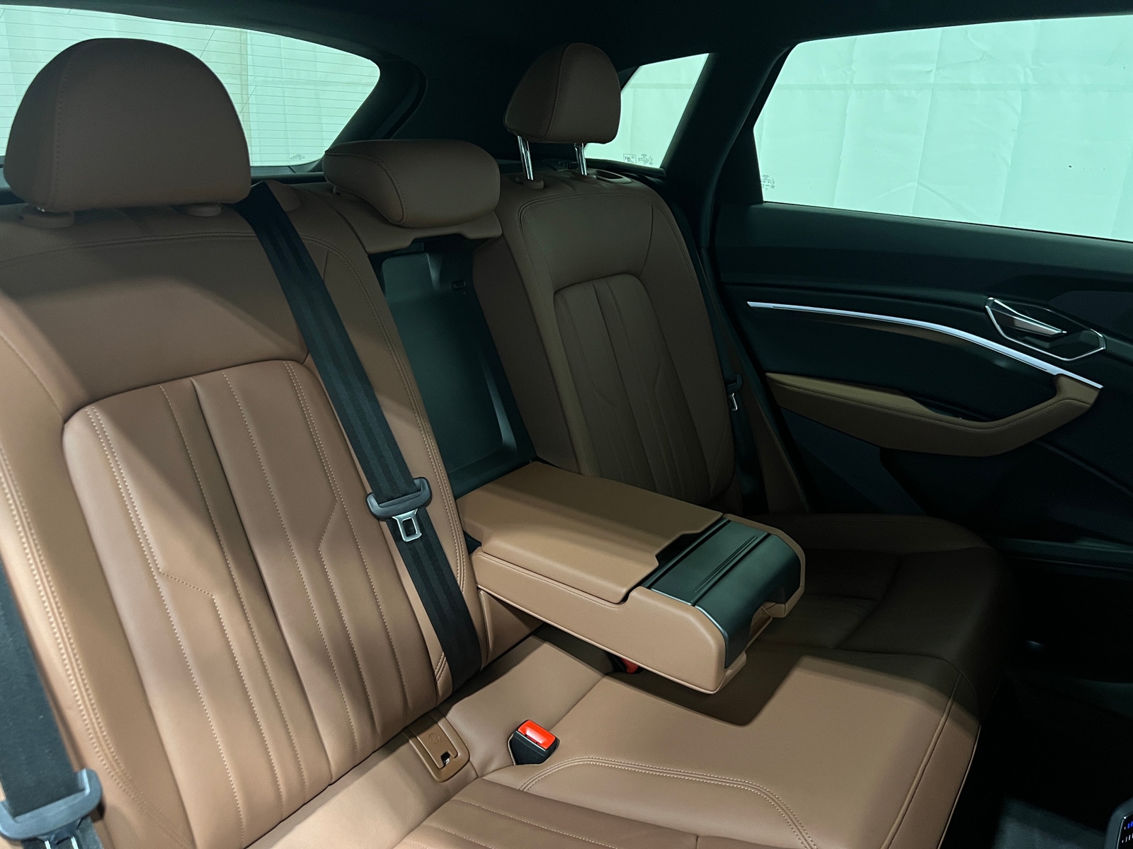 Thumbnail: 2022 Audi e-tron - 5