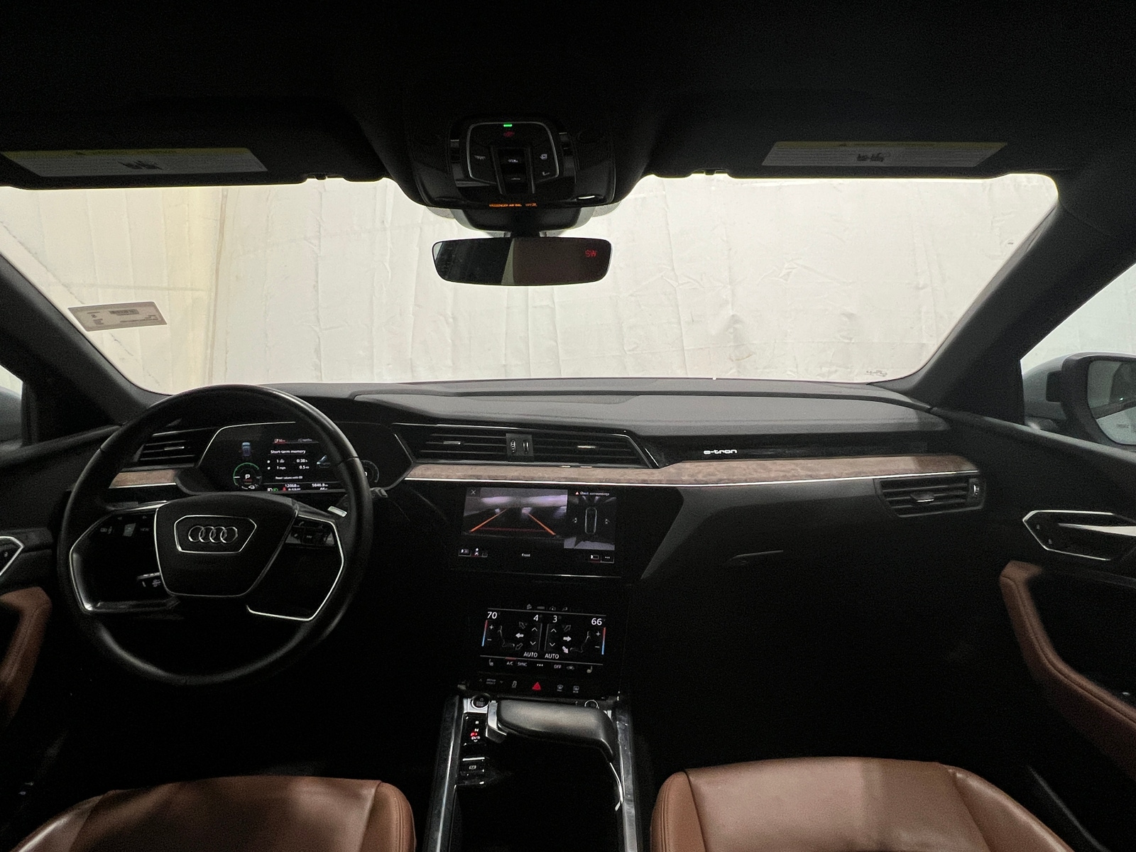 Thumbnail: 2022 Audi e-tron - 2