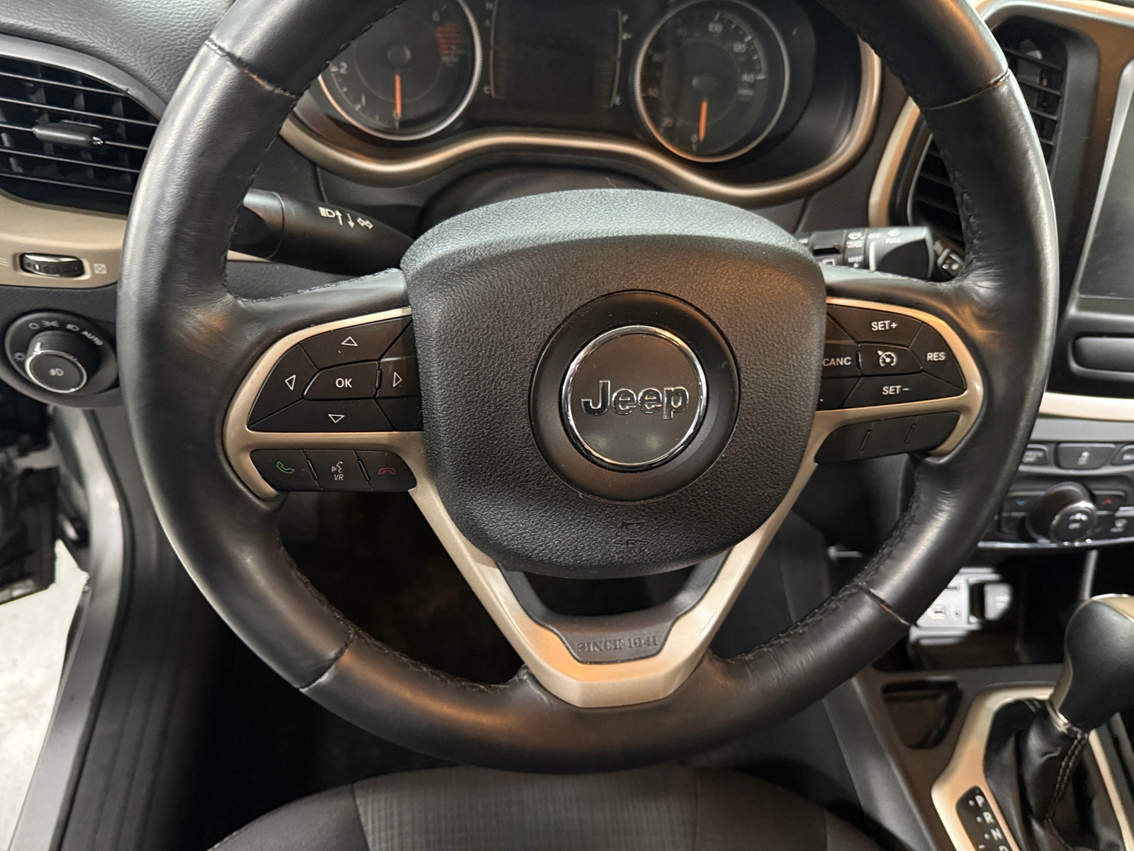 Thumbnail: 2016 Jeep Cherokee - 5