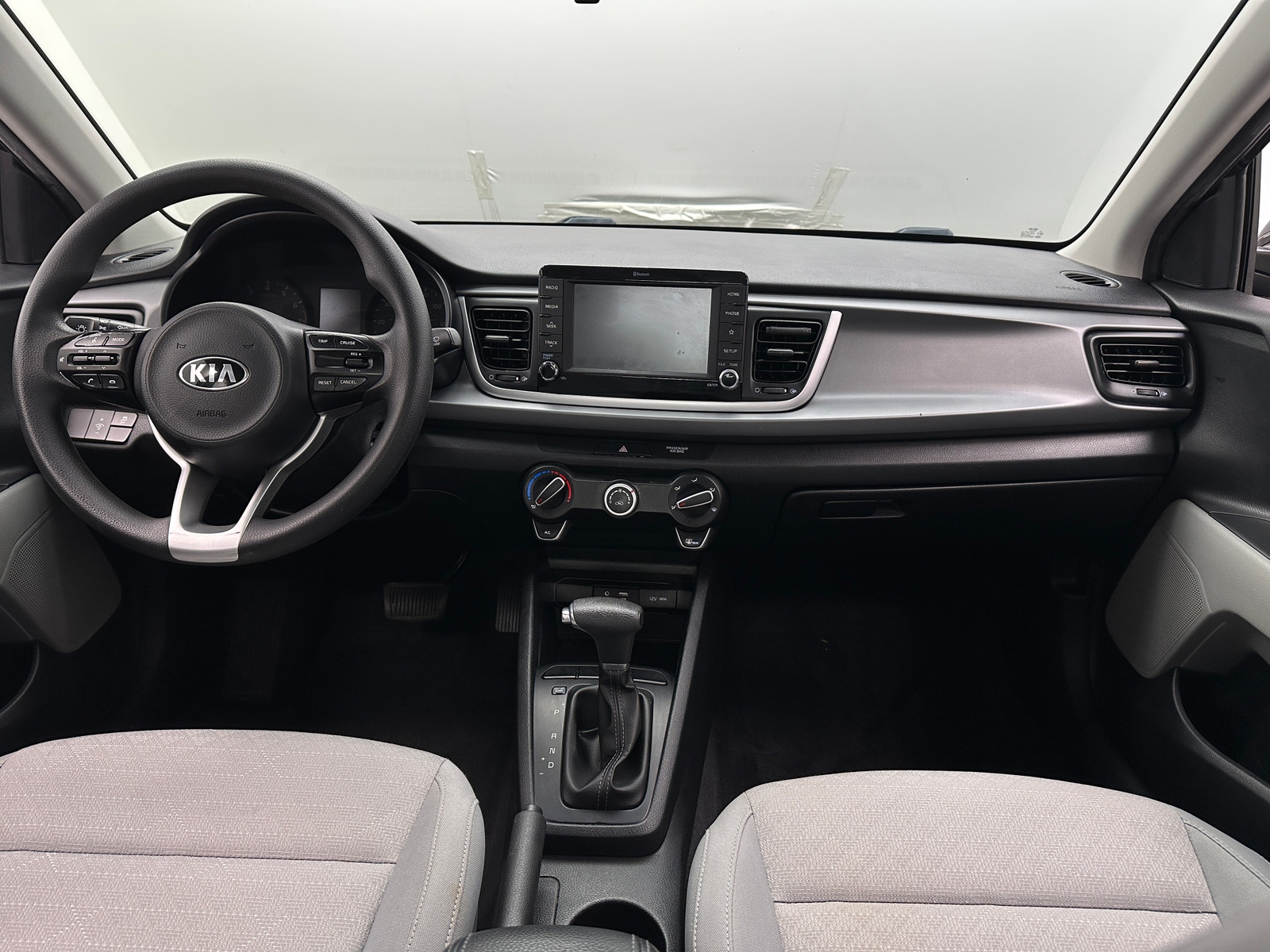Thumbnail: 2019 Kia Rio - 3