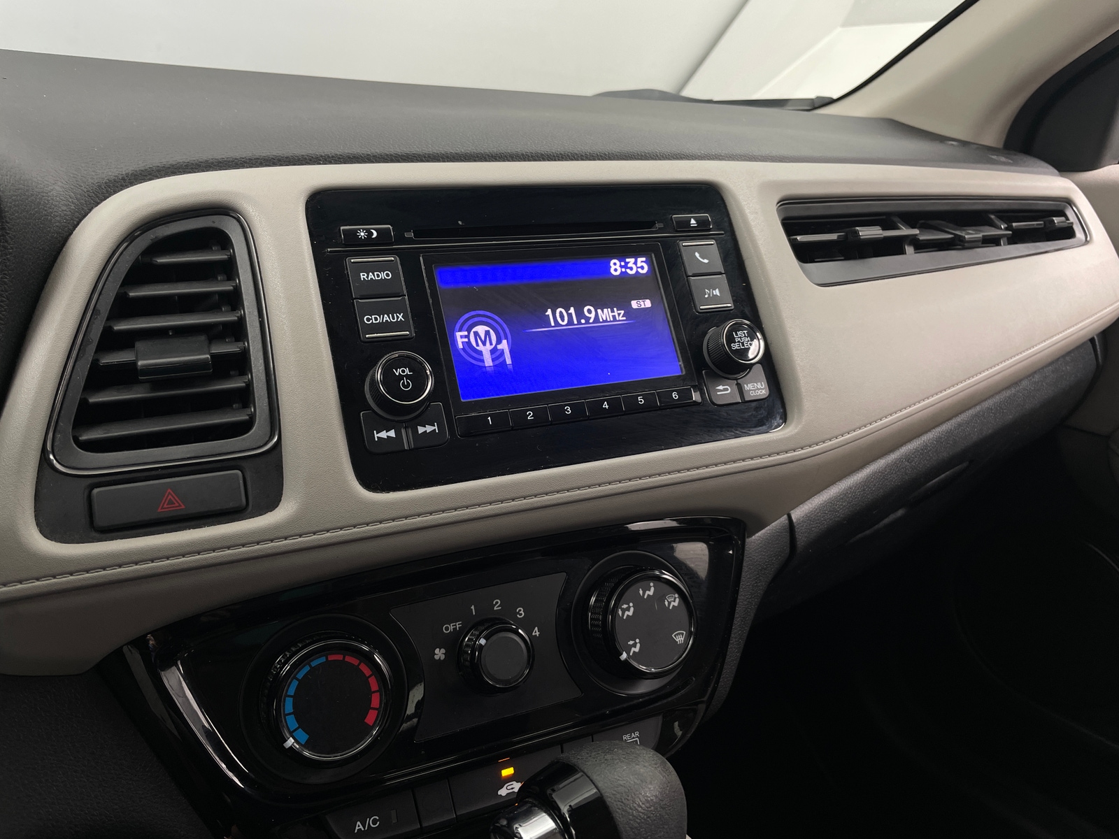 Thumbnail: 2016 Honda HR-V - 4
