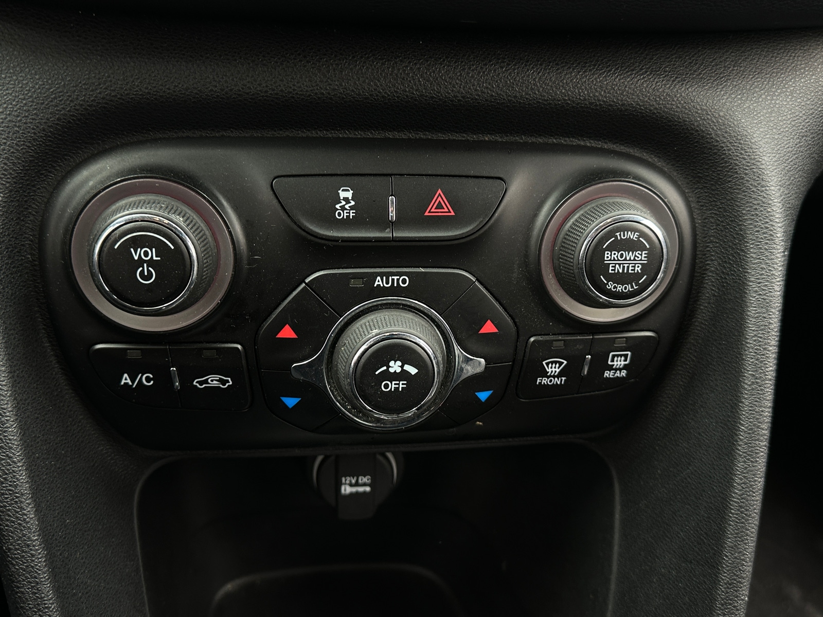 Thumbnail: 2014 Dodge Dart - 3