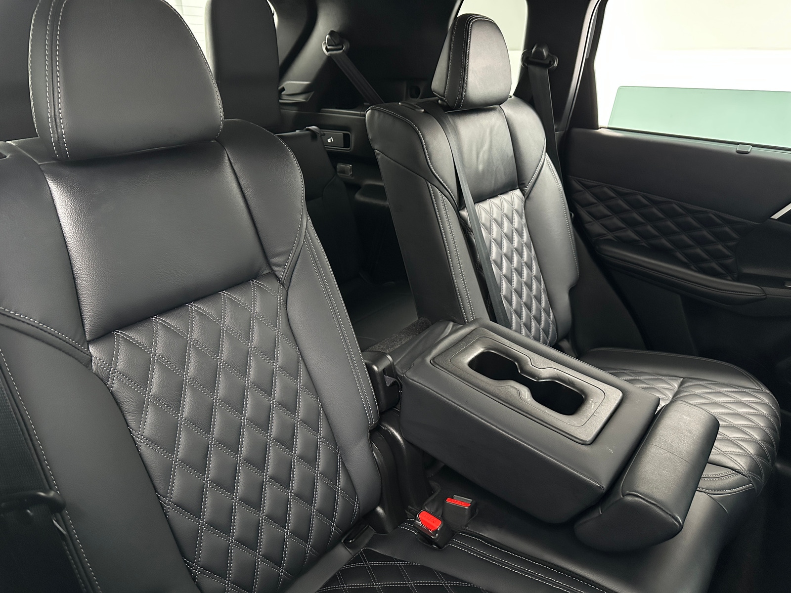 Thumbnail: 2023 Mitsubishi Outlander - 5