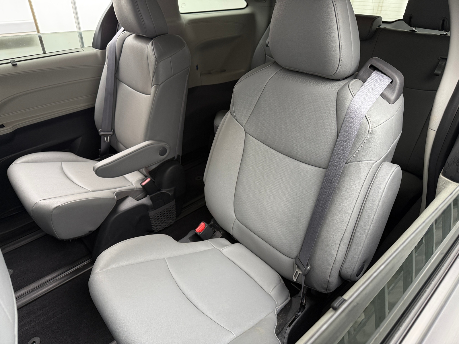 Thumbnail: 2023 Toyota Sienna - 5