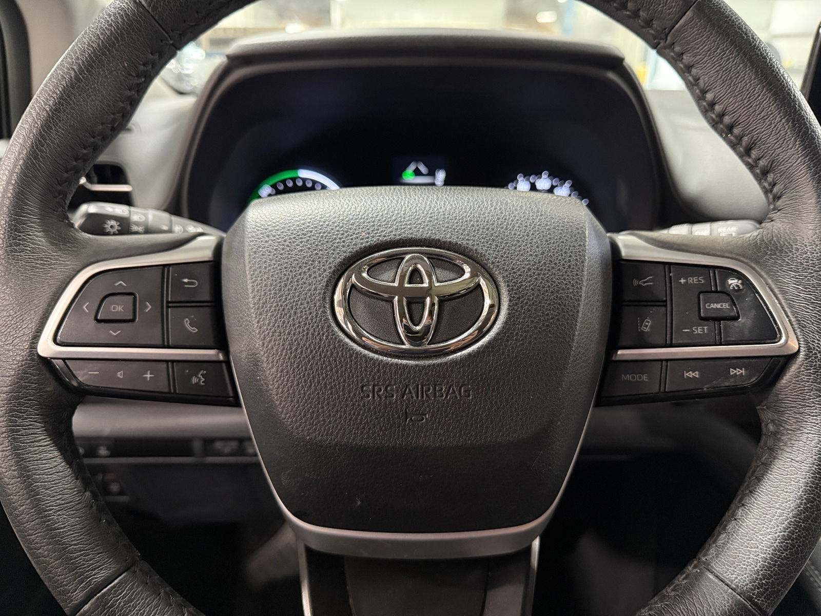 Thumbnail: 2023 Toyota Sienna - 4