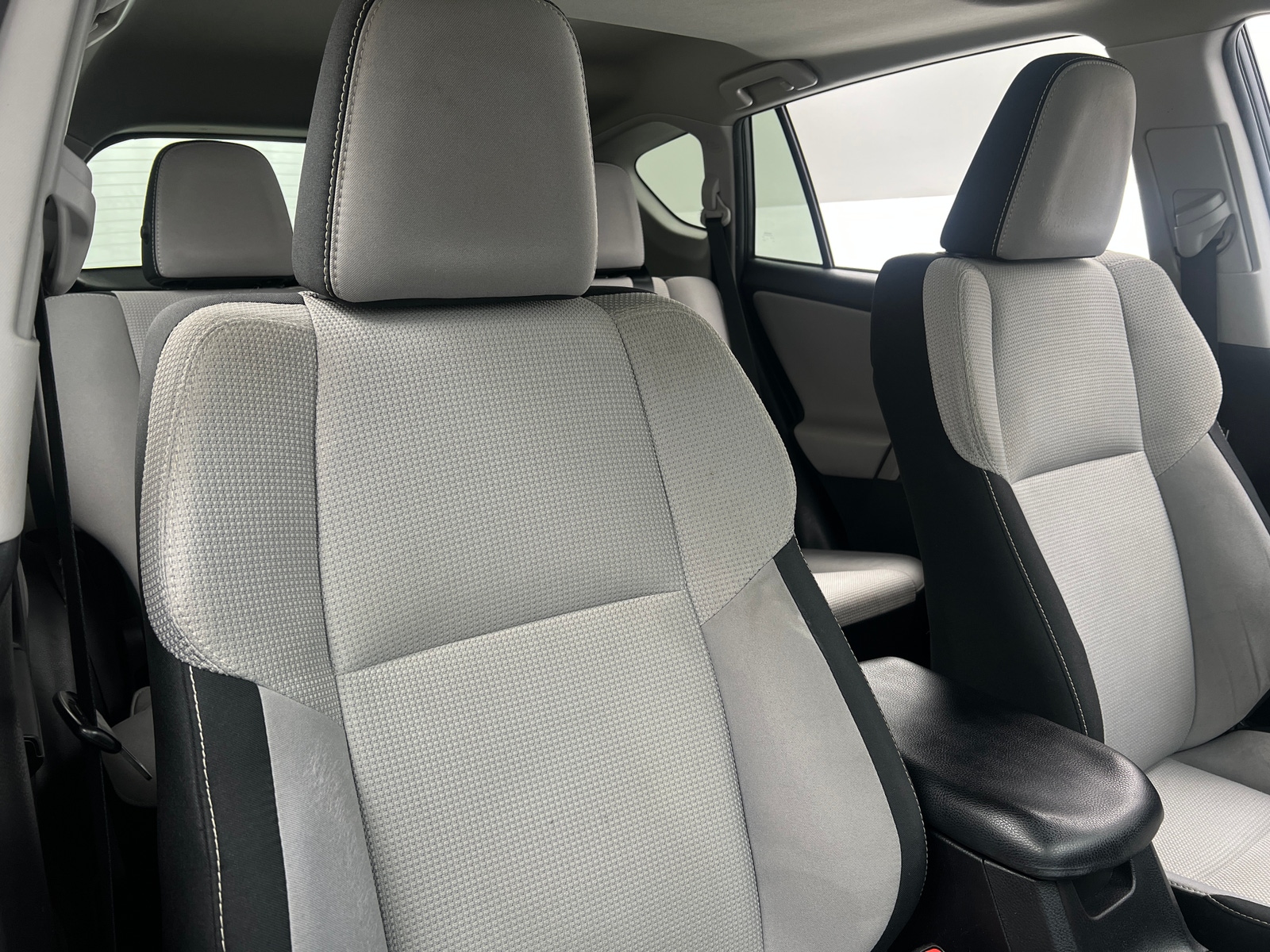 Thumbnail: 2018 Toyota RAV4 - 2