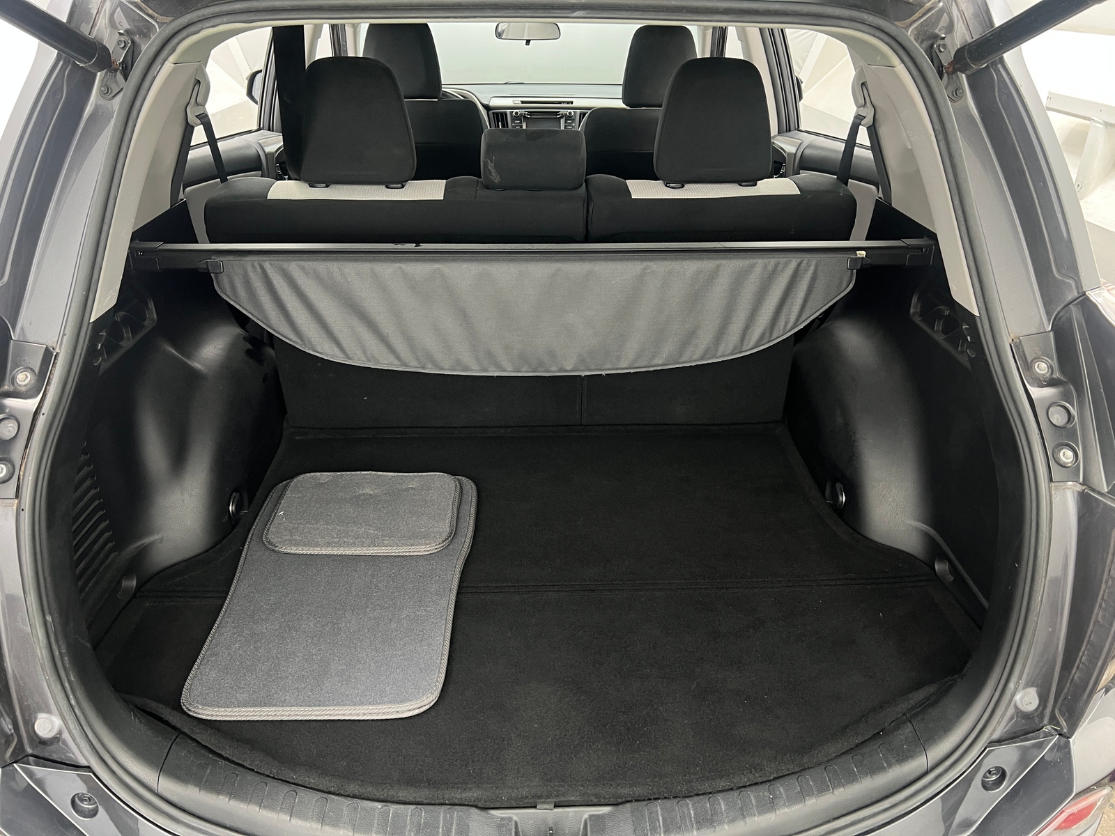 Thumbnail: 2018 Toyota RAV4 - 7