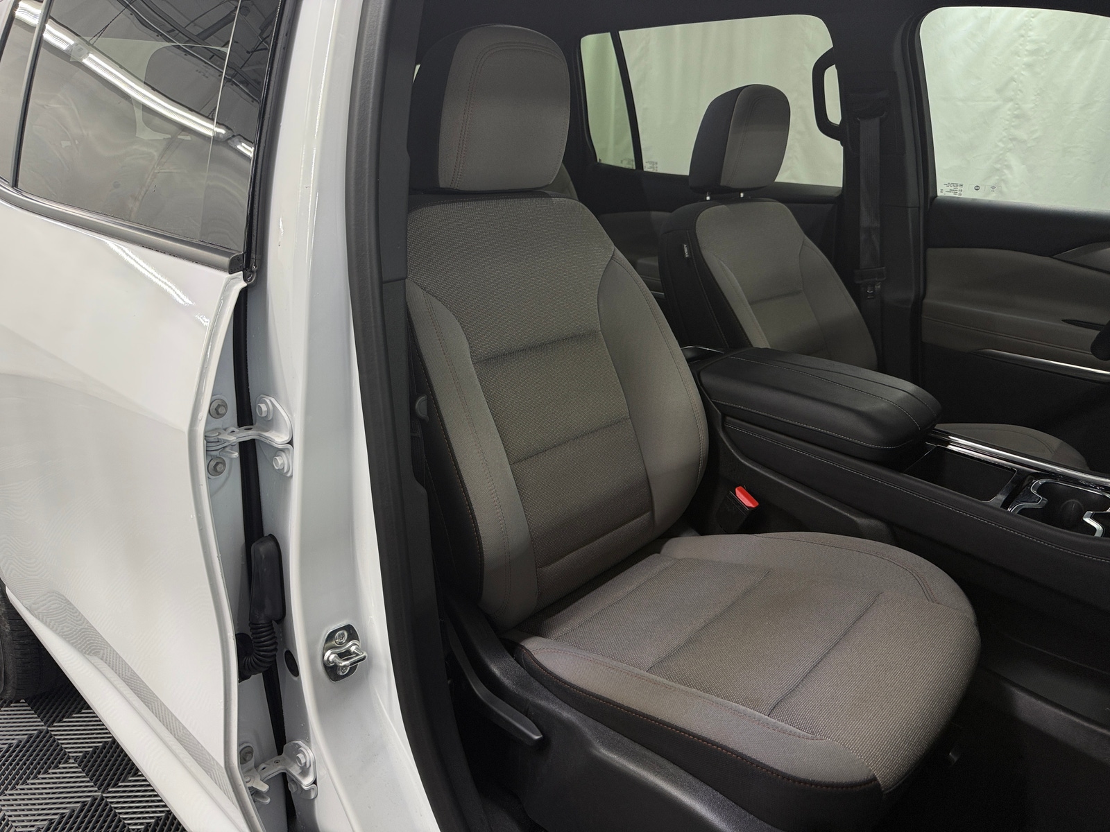 Thumbnail: 2025 Chevrolet Traverse - 2
