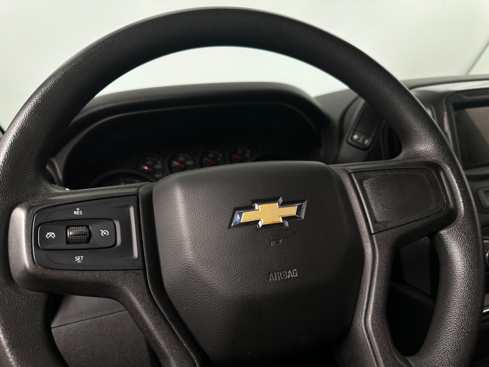Thumbnail: 2019 Chevrolet Silverado 1500 - 4