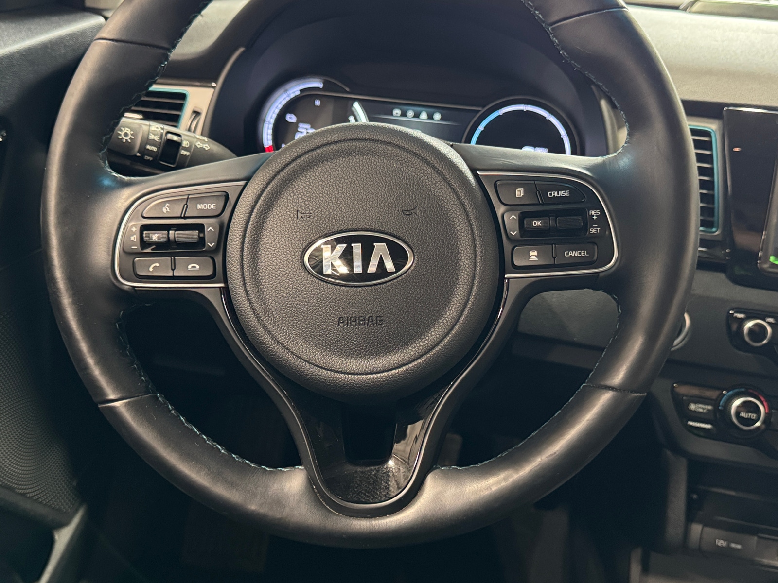 Thumbnail: 2019 Kia Niro - 4