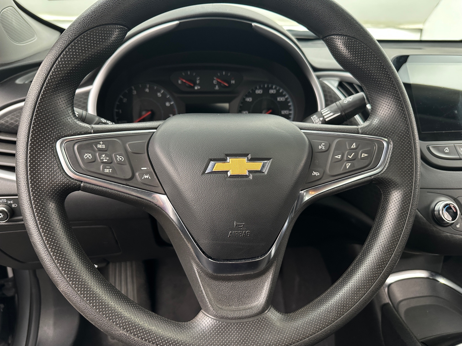 Thumbnail: 2023 Chevrolet Malibu - 5