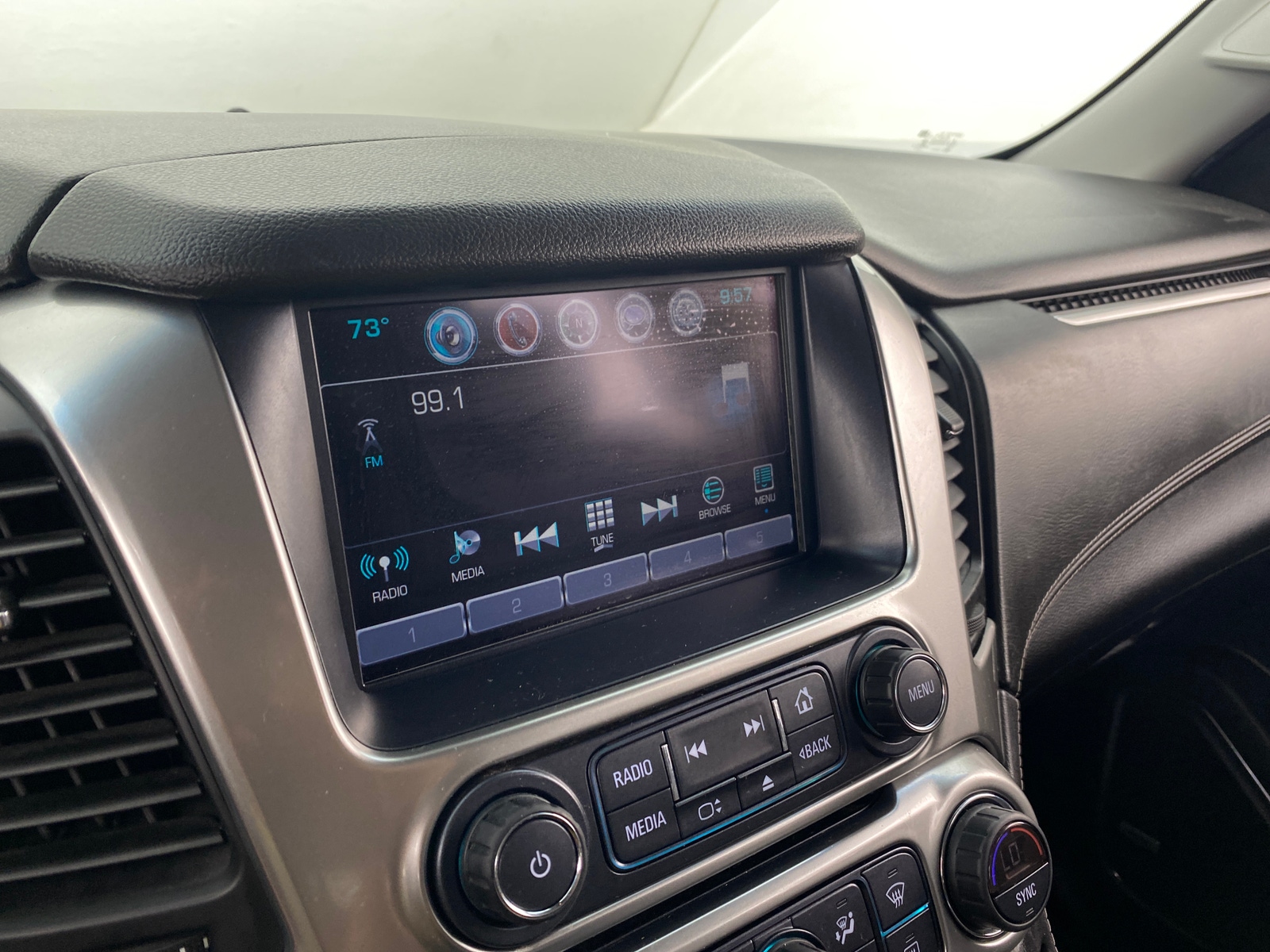 Thumbnail: 2017 Chevrolet Suburban - 3