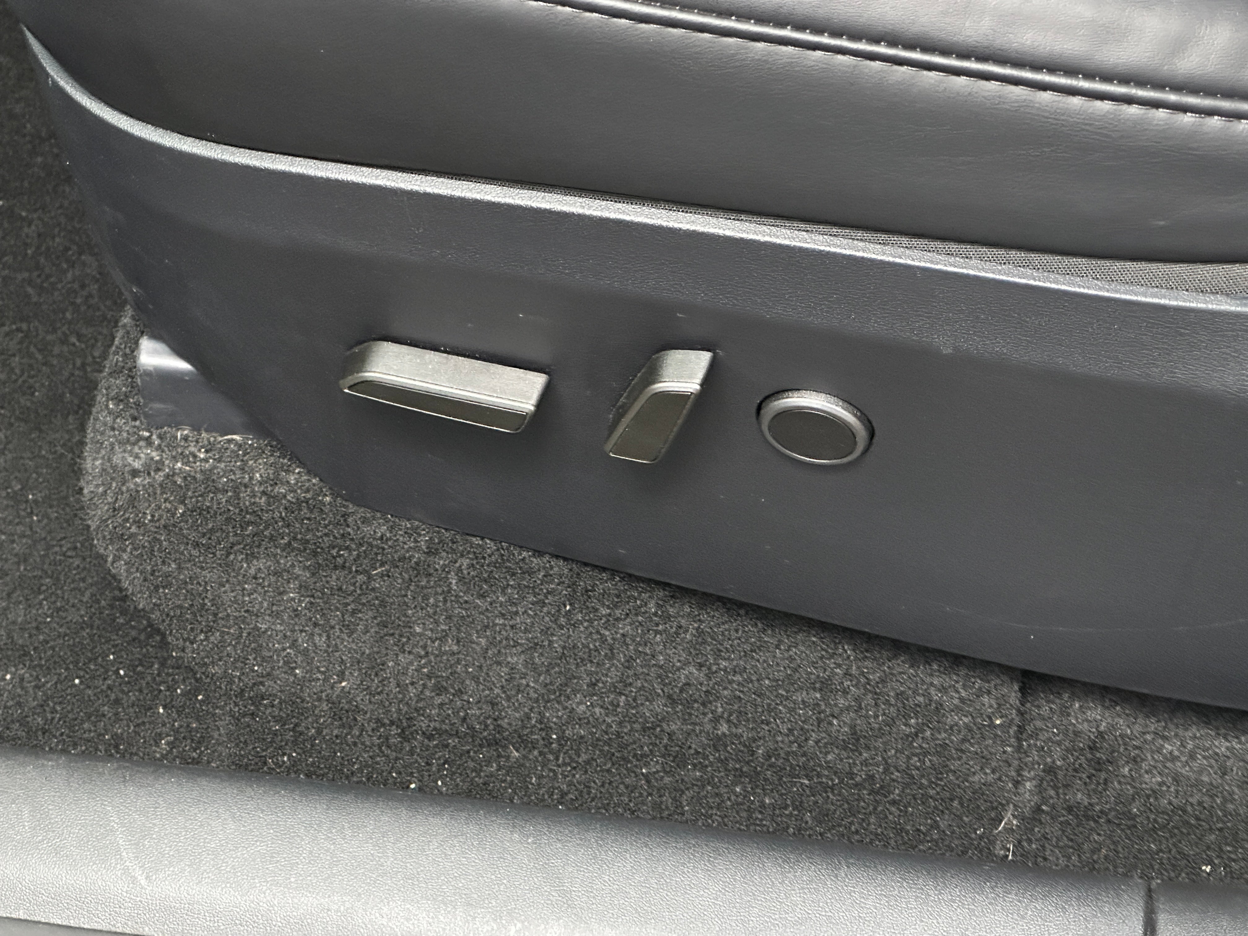 Used 2024 Tesla Model Y Long Range with VIN 7SAYGDED9RF057686 for sale in Auburn, WA