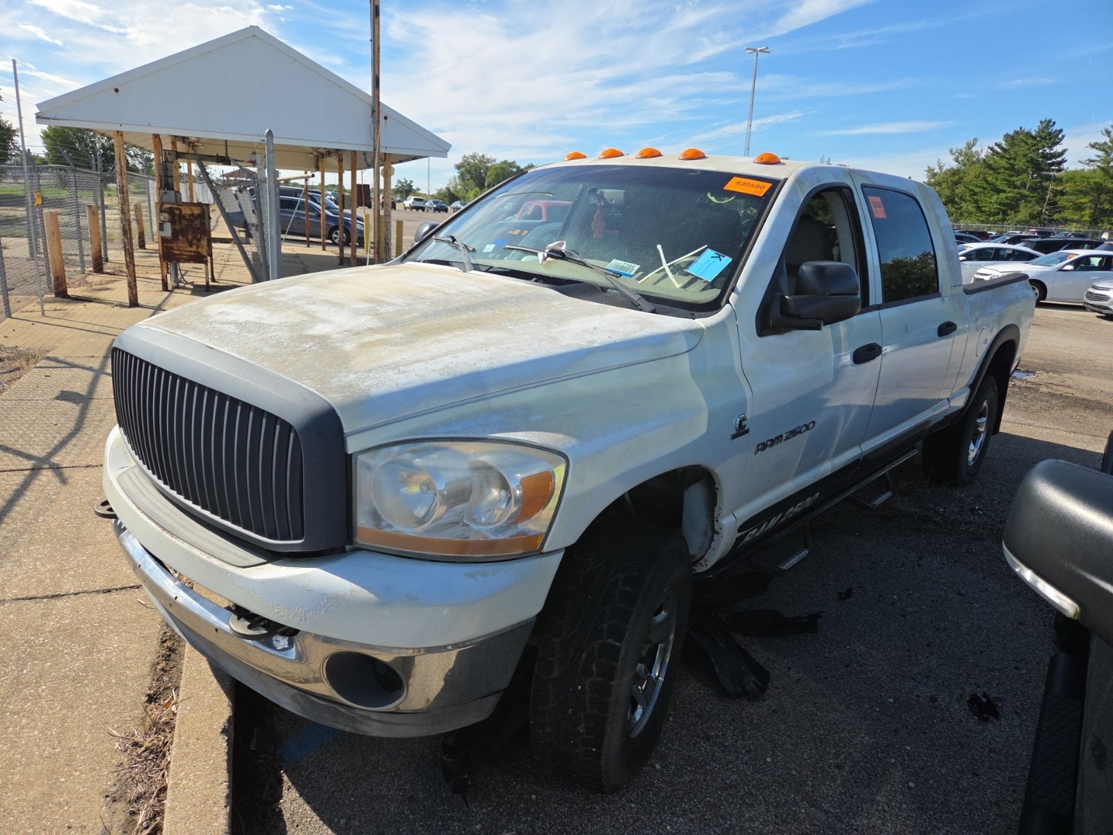 2006 Dodge Ram 2500 4dr Mega Cab 160.5" WB 4WD SLT