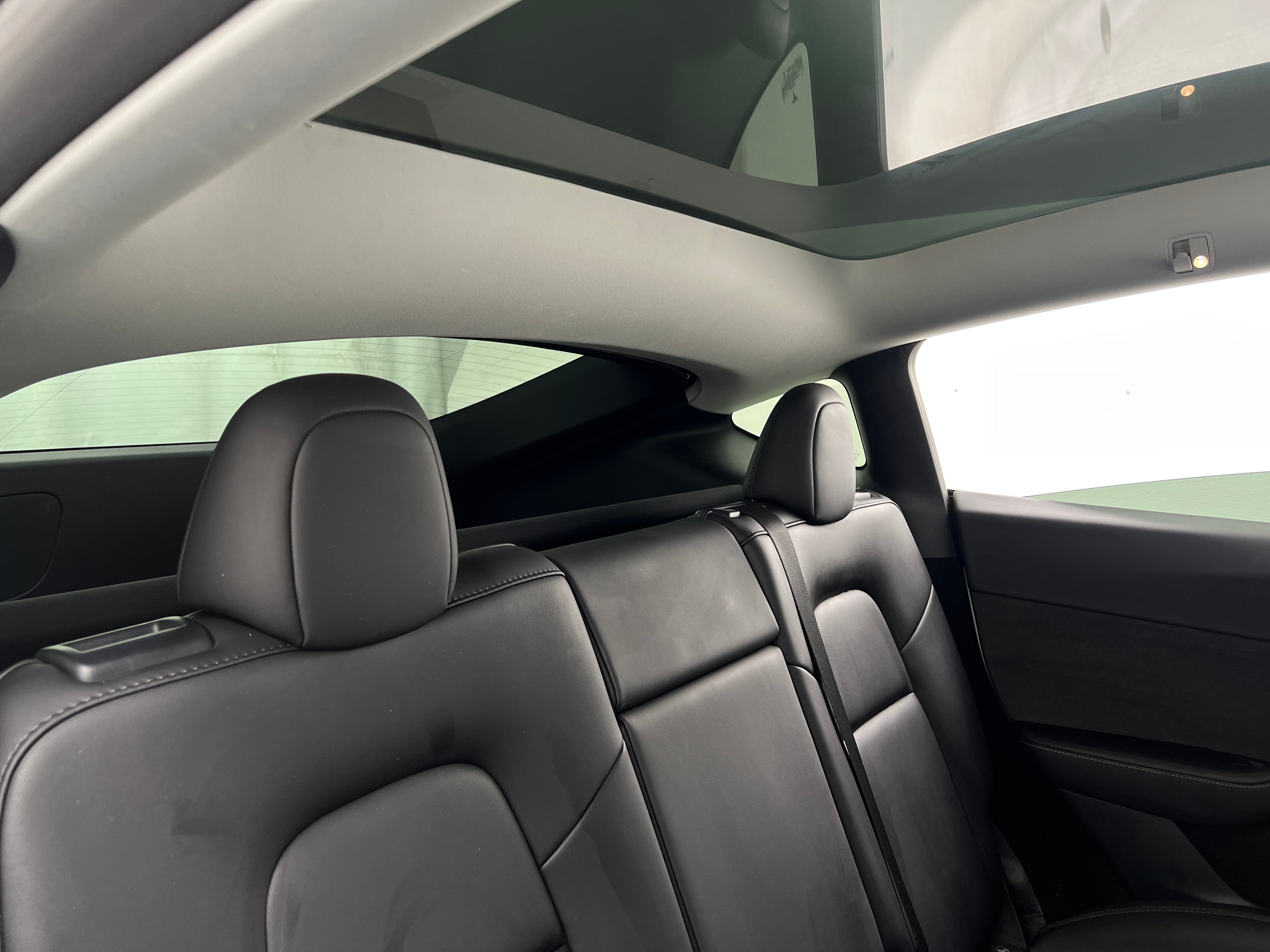 Used 2023 Tesla Model Y Long Range with VIN 7SAYGDEE8PF686037 for sale in Oak Creek, WI