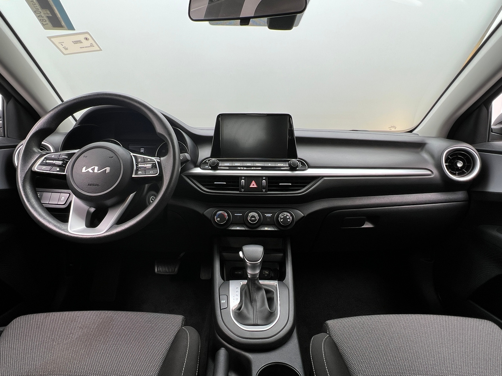 Thumbnail: 2024 Kia Forte - 3