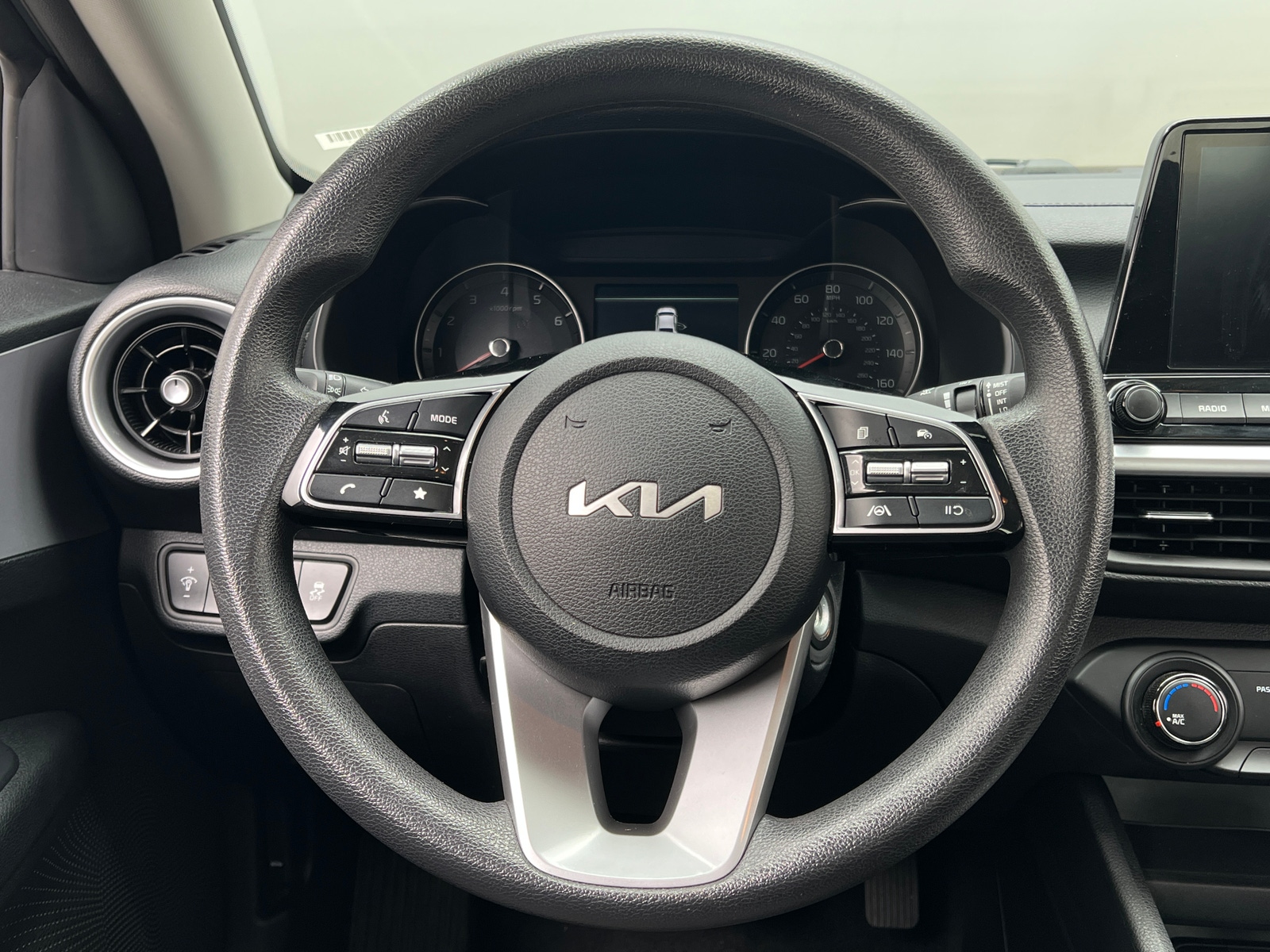 Thumbnail: 2024 Kia Forte - 5