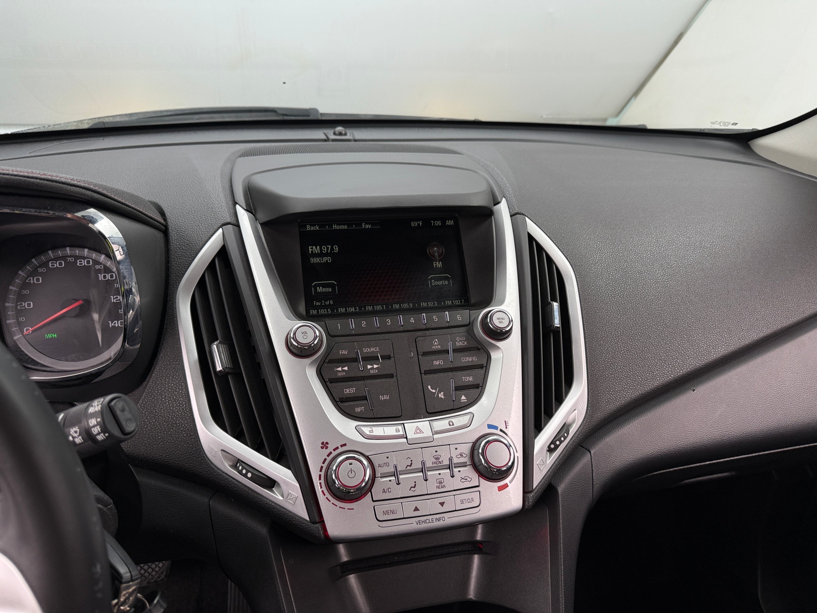 Thumbnail: 2015 GMC Terrain - 4