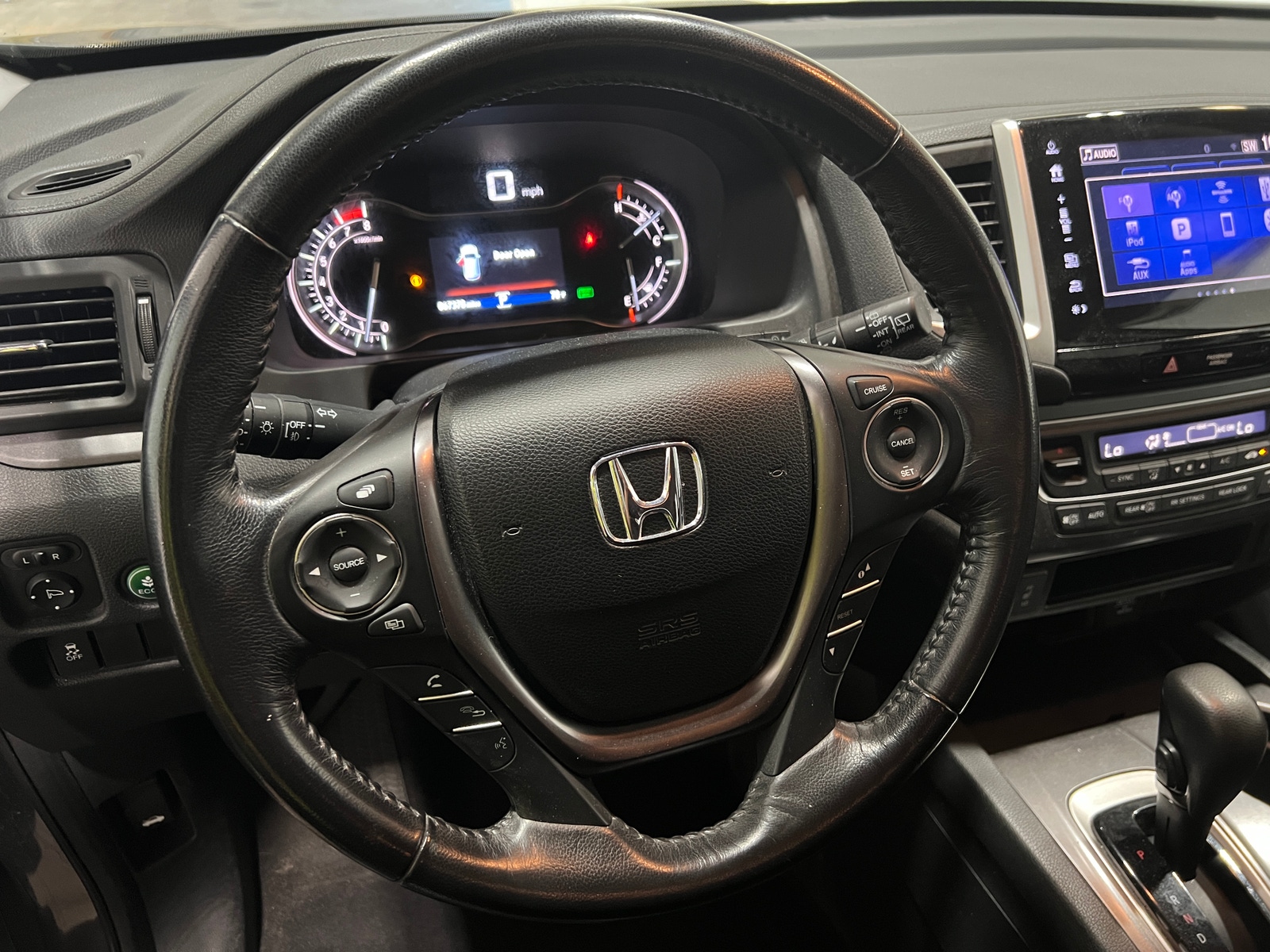 Thumbnail: 2017 Honda Pilot - 4