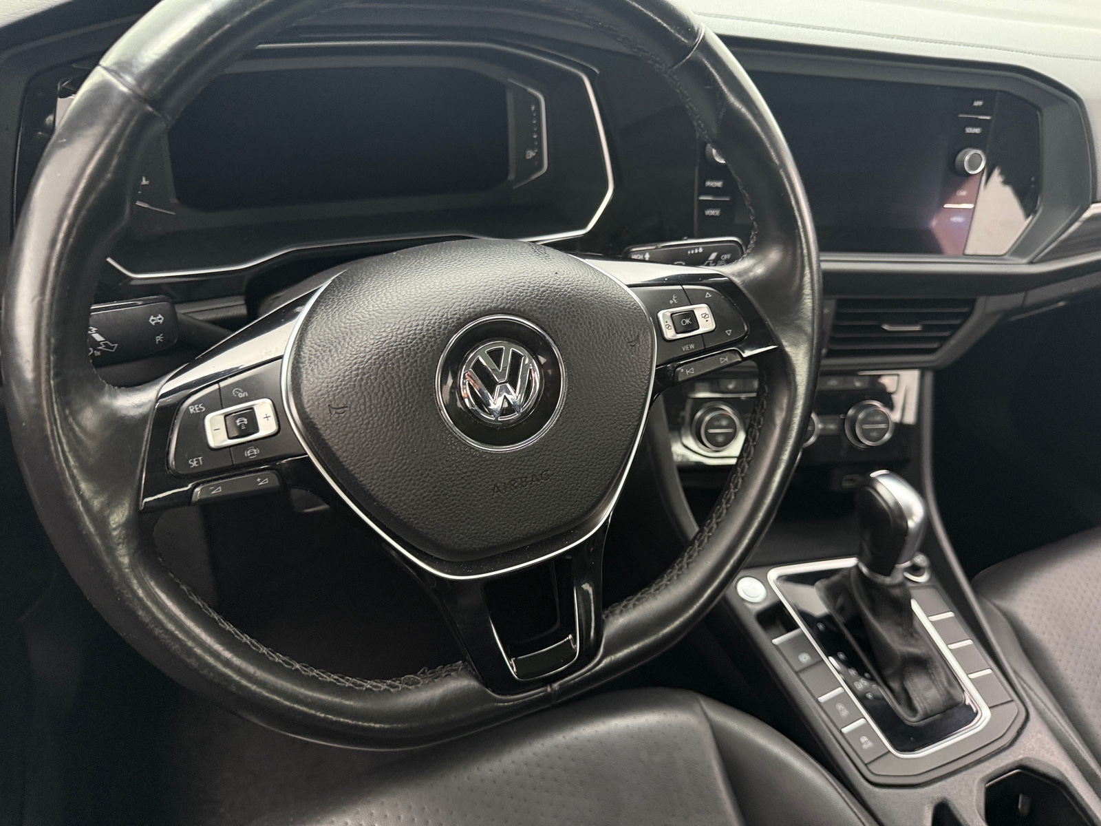 Thumbnail: 2019 Volkswagen Jetta - 4