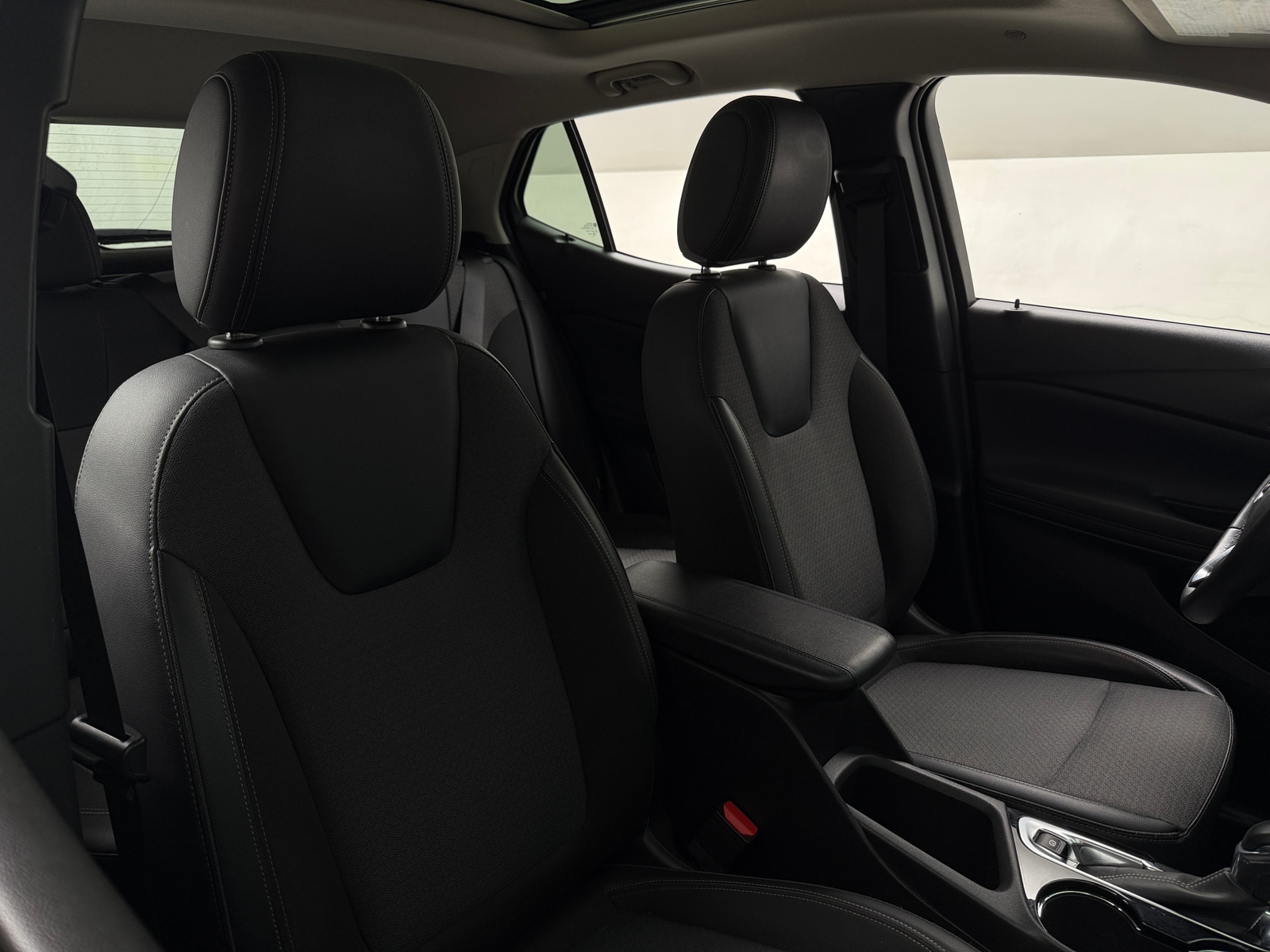 Thumbnail: 2022 Buick Encore GX - 2