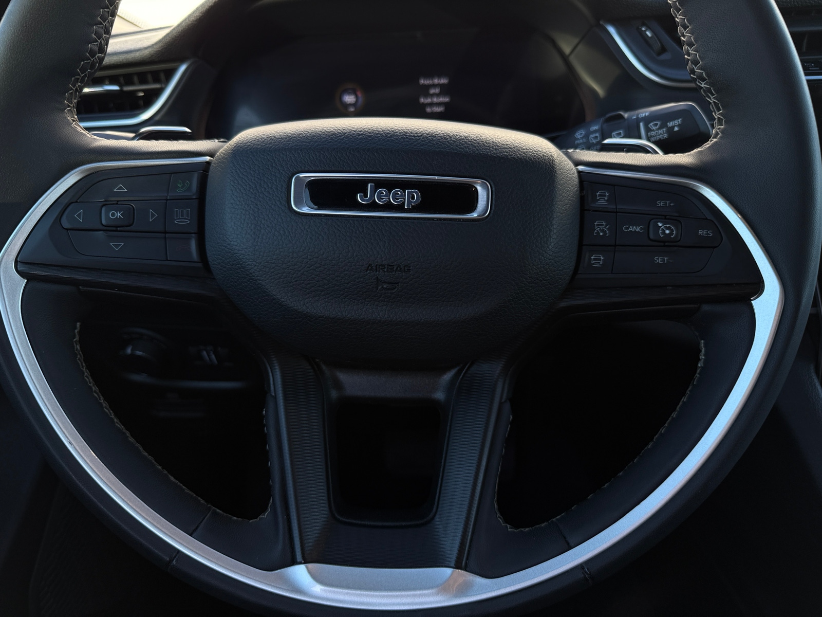 Thumbnail: 2024 Jeep Grand Cherokee L - 5
