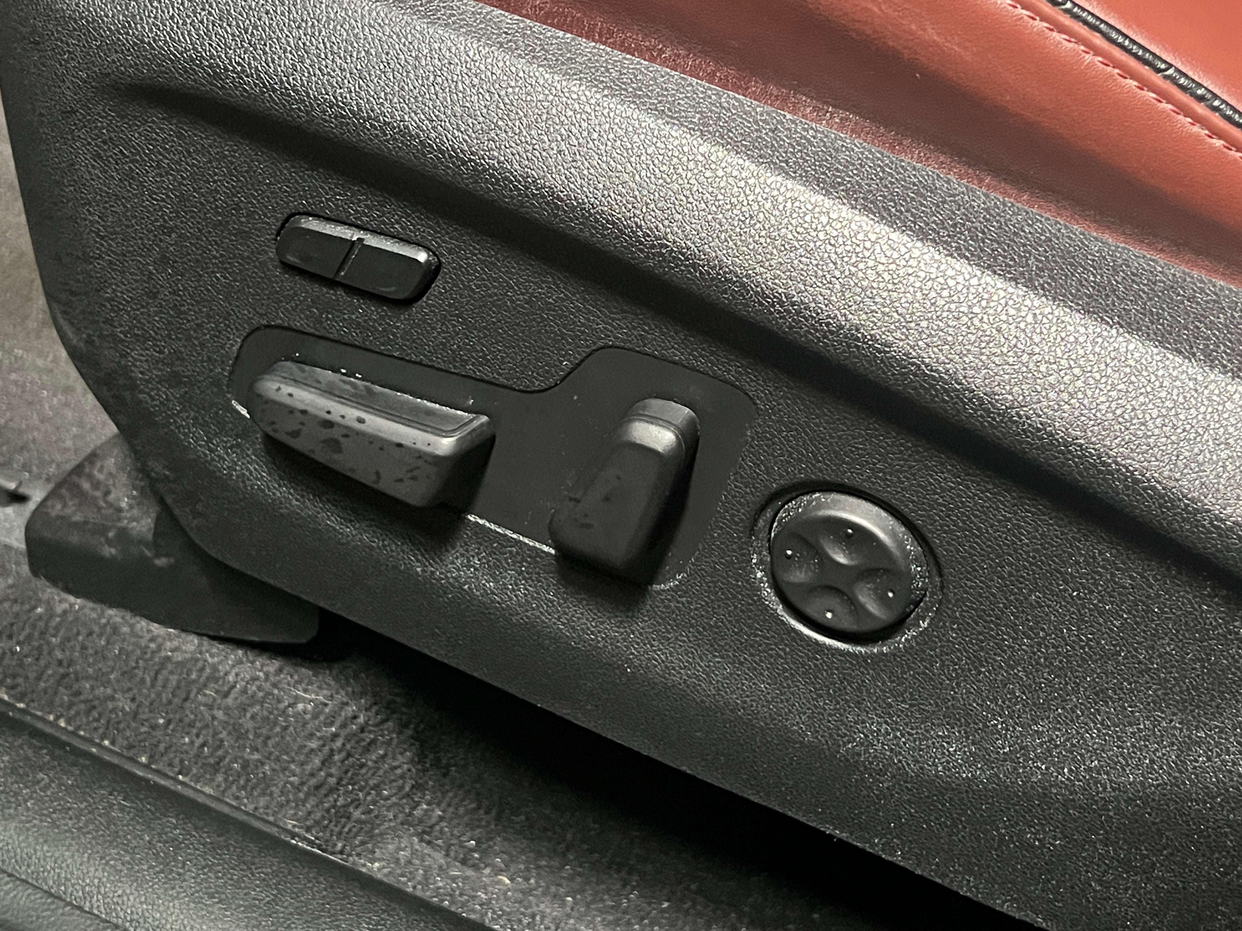 Used 2016 Kia Sorento Limited with VIN 5XYPKDA10GG017957 for sale in Oak Creek, WI