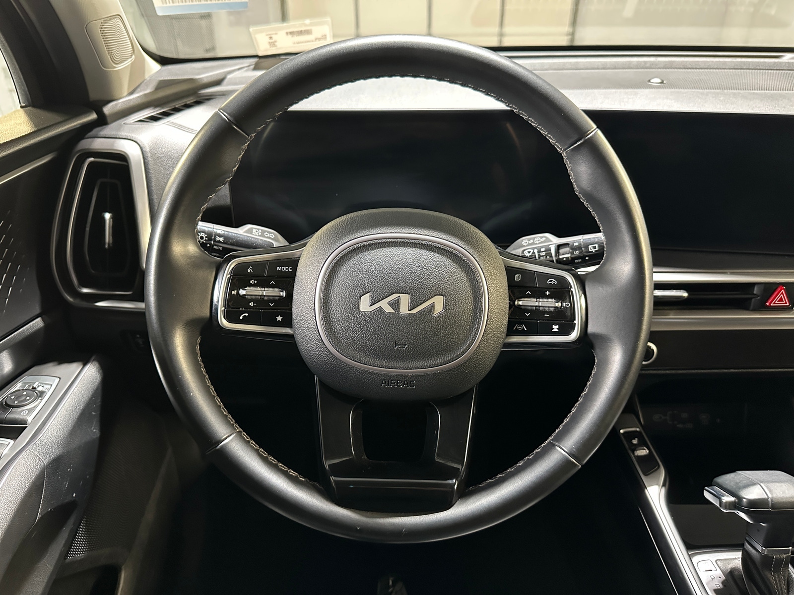 Thumbnail: 2024 Kia Sorento - 4