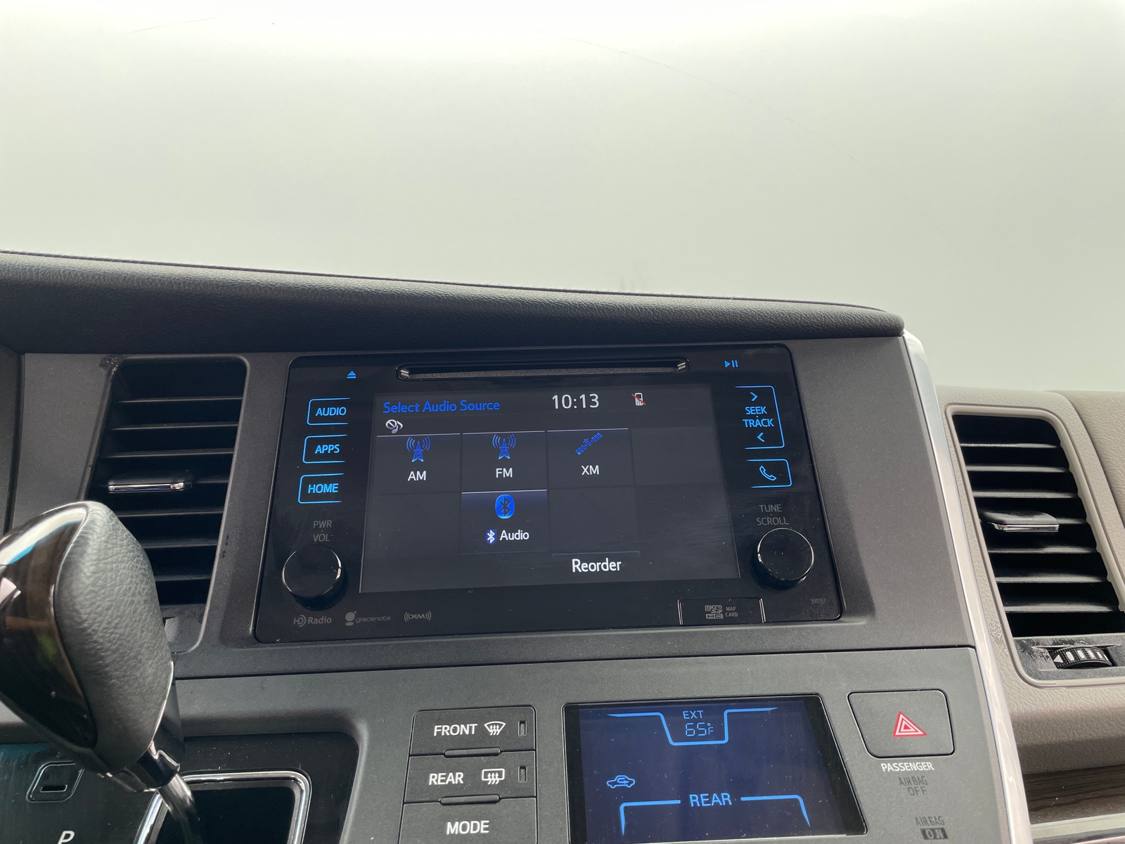 Thumbnail: 2016 Toyota Sienna - 3