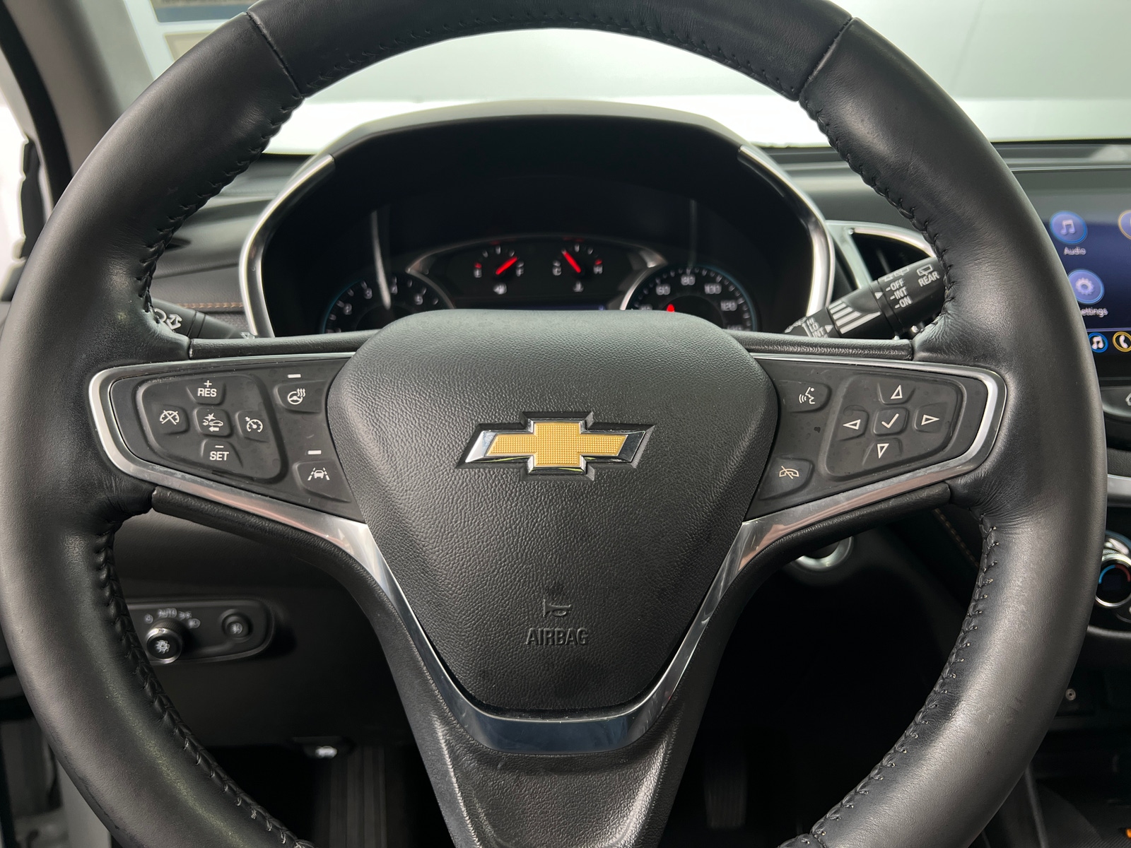 Thumbnail: 2022 Chevrolet Equinox - 4