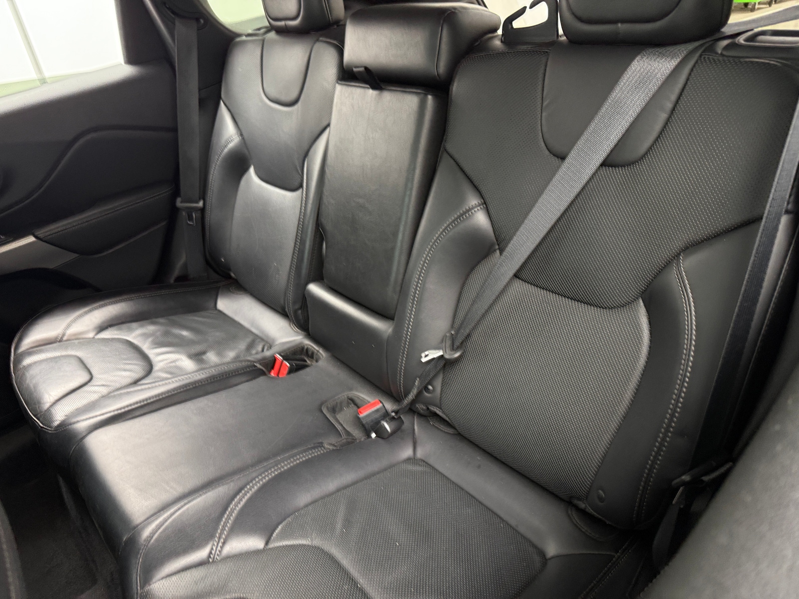 Thumbnail: 2019 Jeep Cherokee - 5