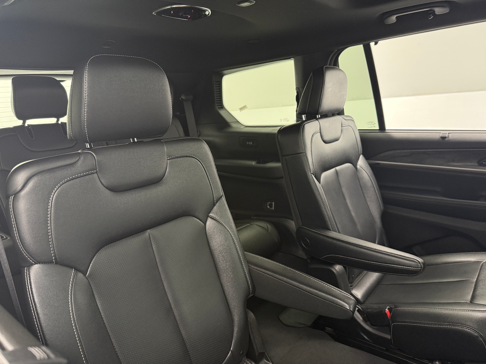 Thumbnail: 2024 Jeep Grand Cherokee L - 5