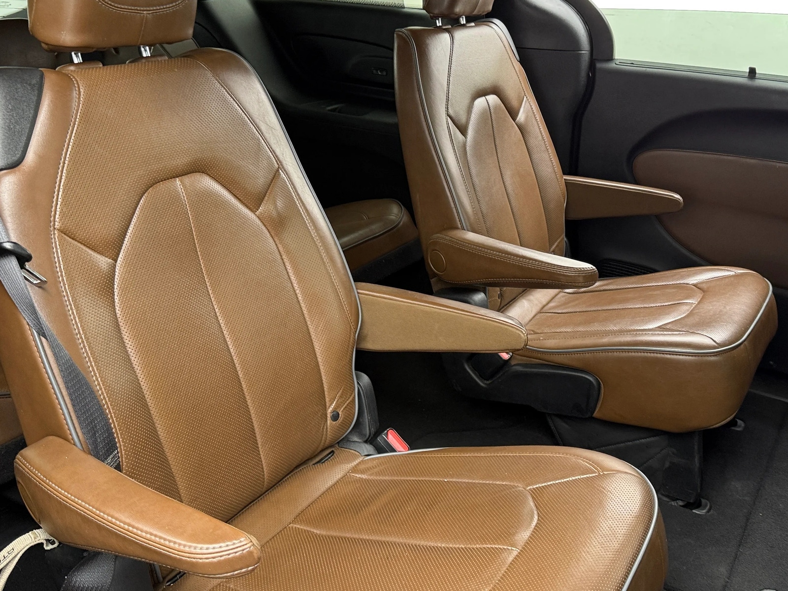 Thumbnail: 2020 Chrysler Pacifica - 5