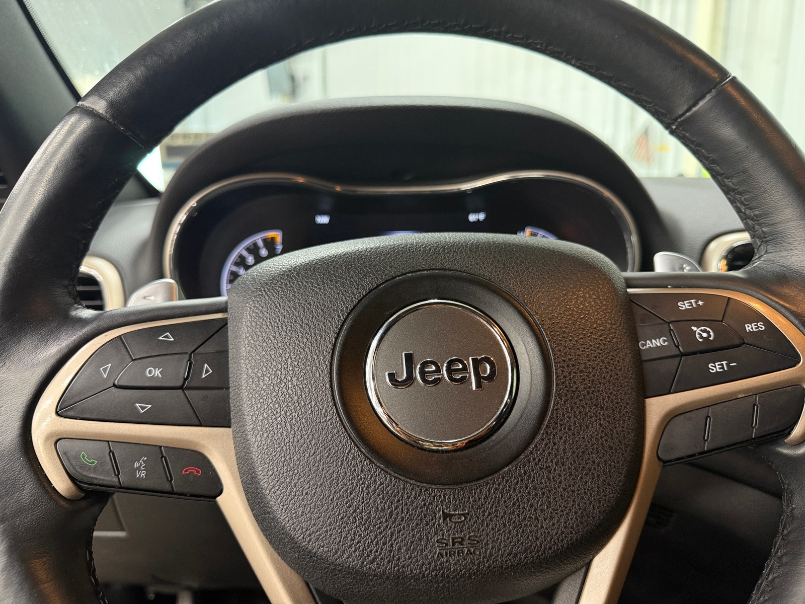 Thumbnail: 2015 Jeep Grand Cherokee - 5